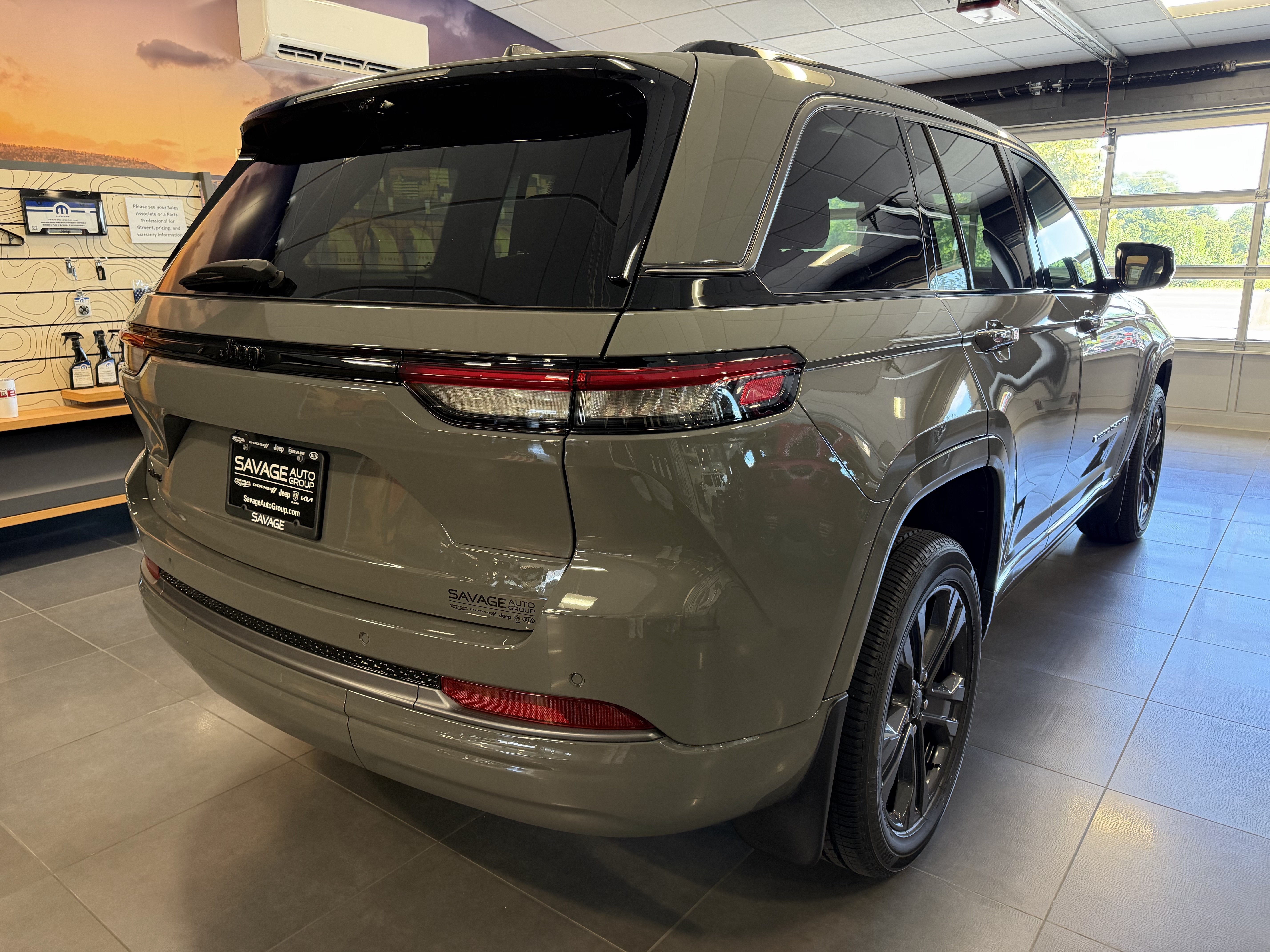 2027 Jeep Grand Cherokee GRAND CHEROKEE LIMITED RESERVE 4X4