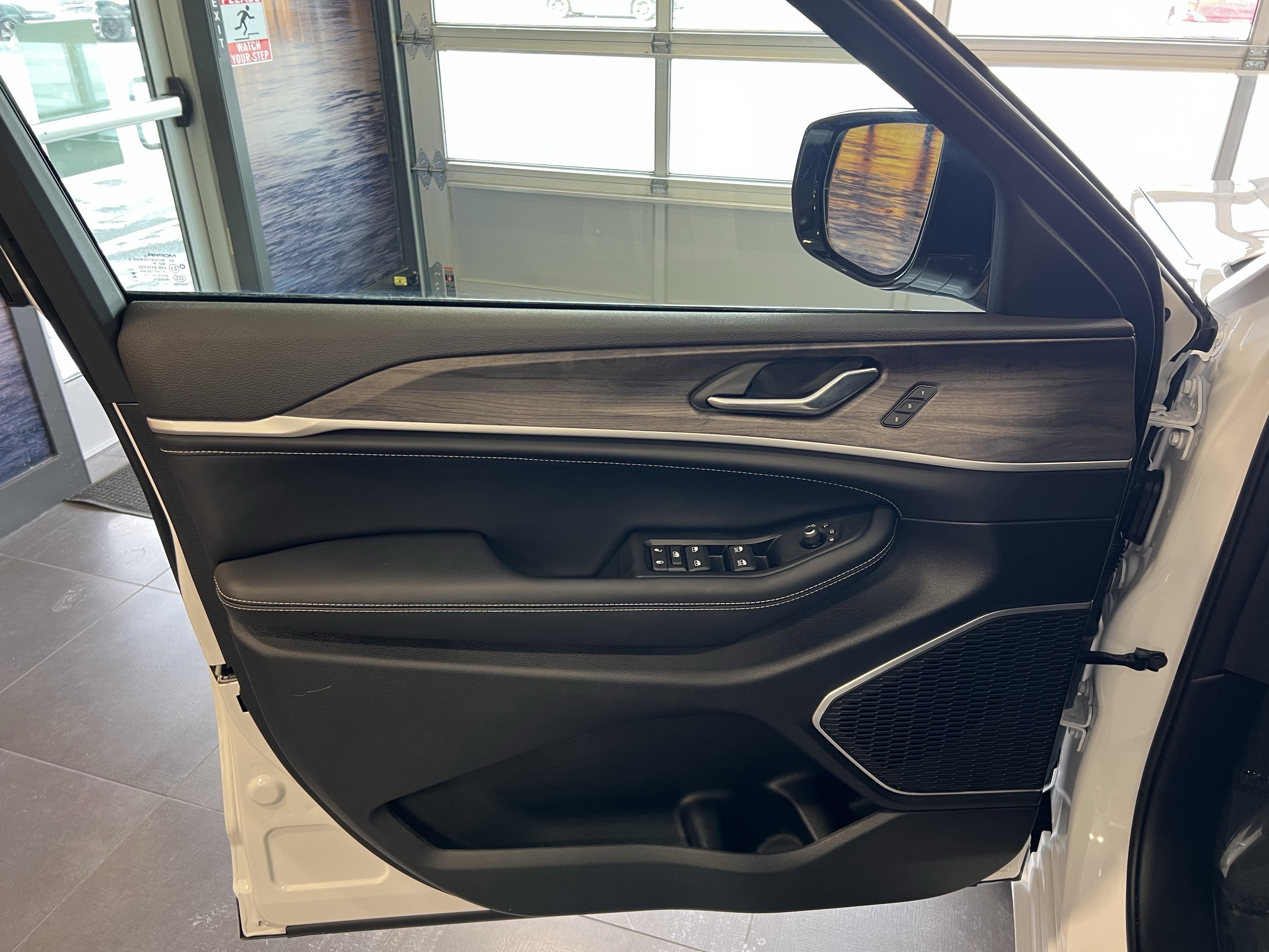 2026 Jeep Grand Cherokee GRAND CHEROKEE LIMITED RESERVE 4X4