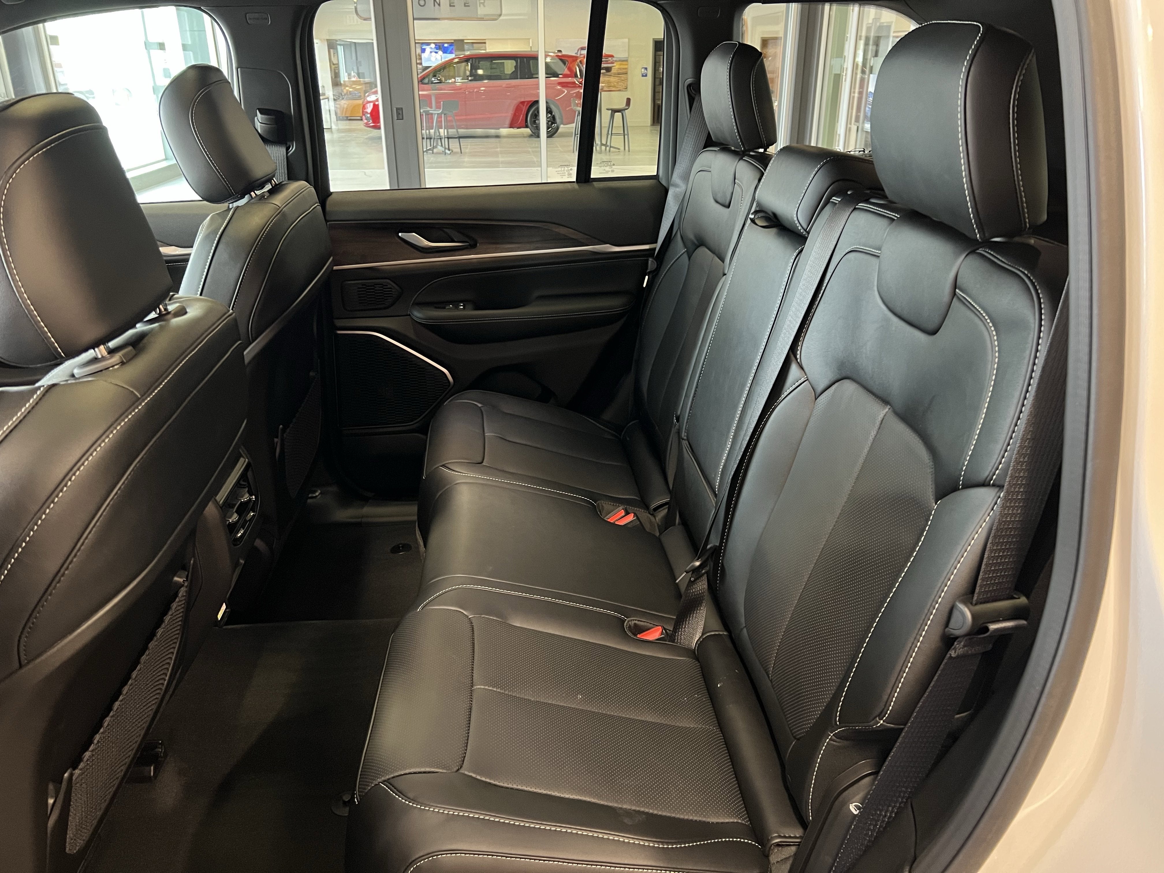 2026 Jeep Grand Cherokee GRAND CHEROKEE LIMITED RESERVE 4X4