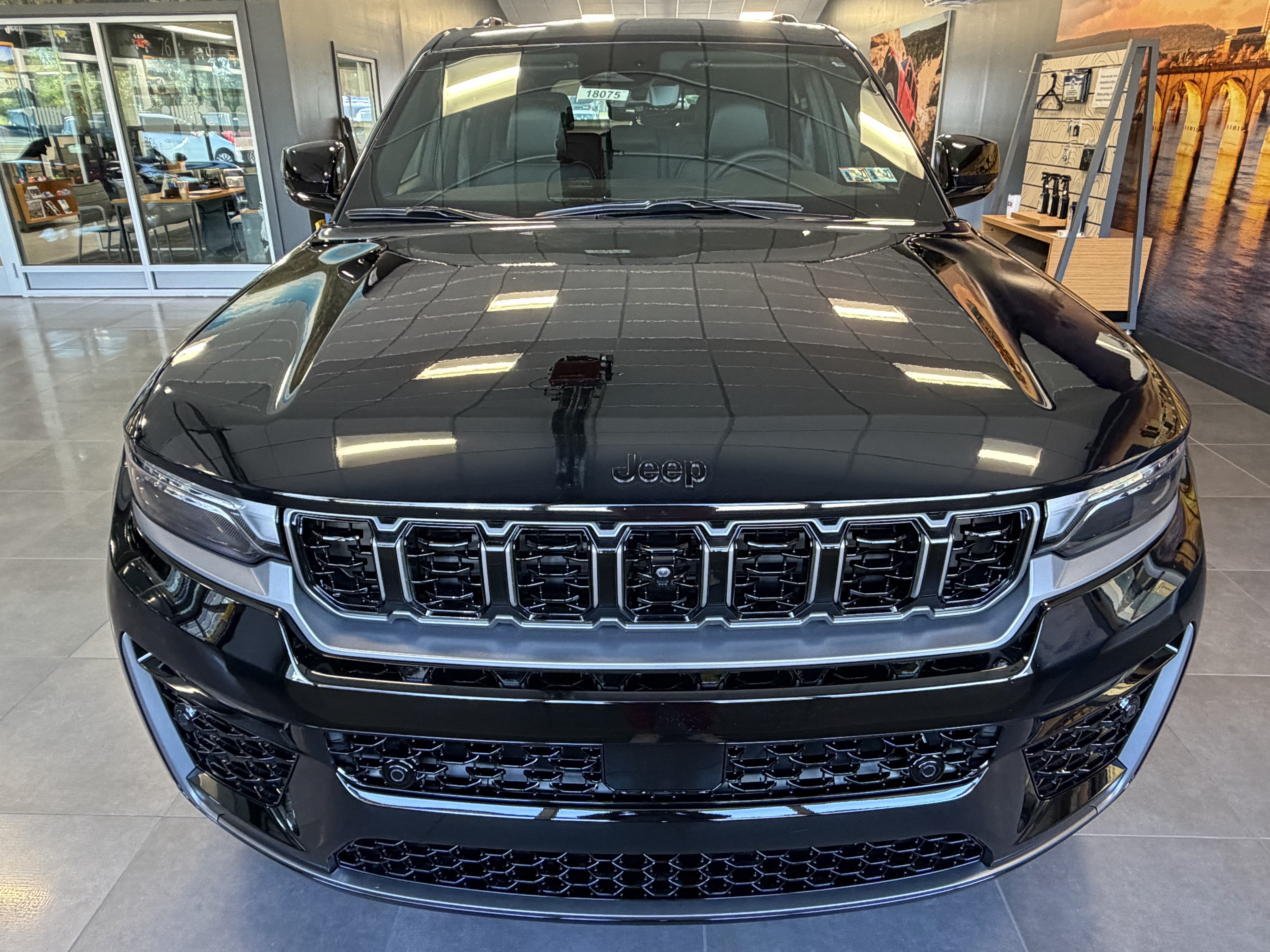 2027 Jeep Grand Cherokee GRAND CHEROKEE LIMITED RESERVE 4X4