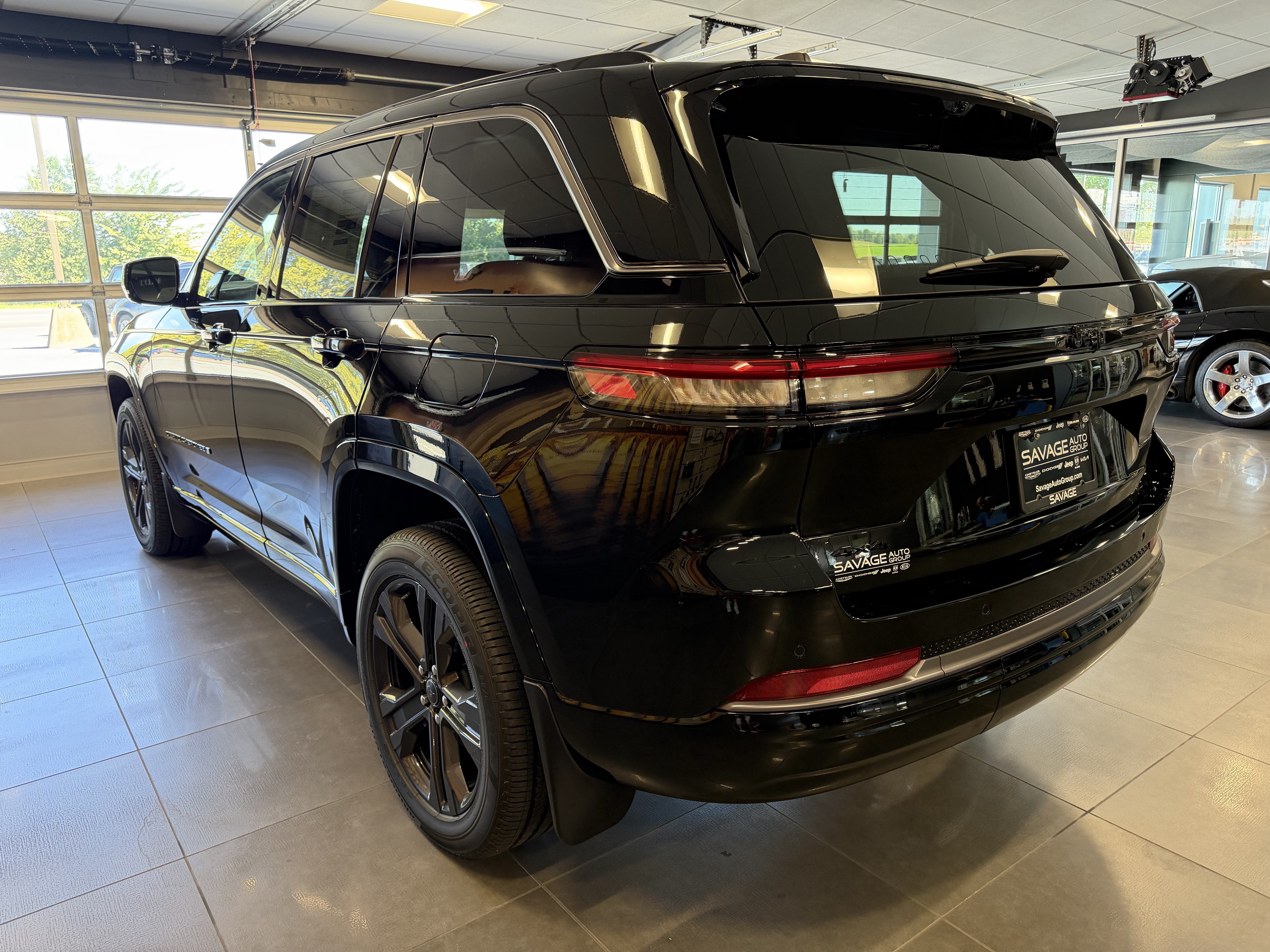 2027 Jeep Grand Cherokee GRAND CHEROKEE LIMITED RESERVE 4X4