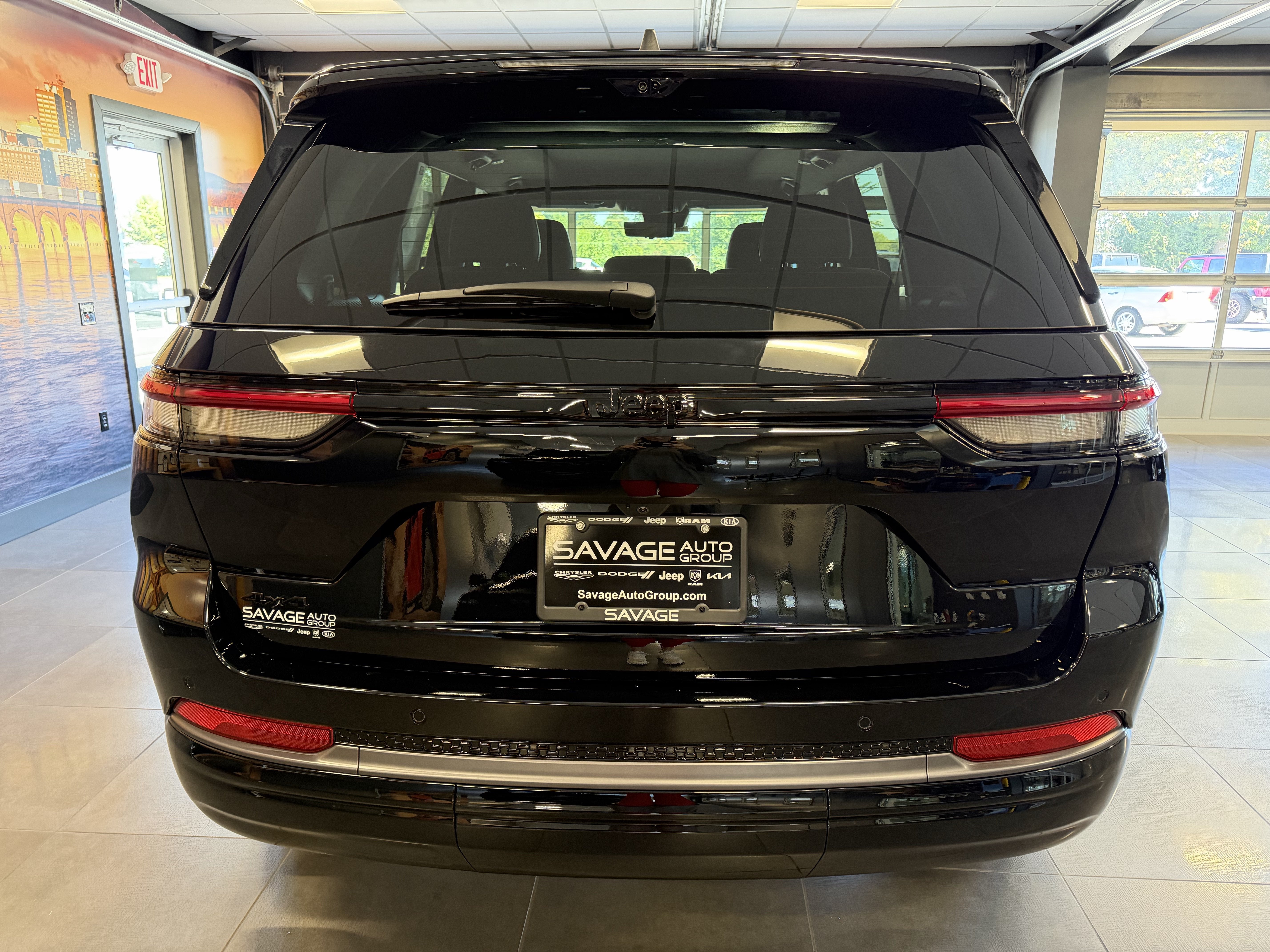 2027 Jeep Grand Cherokee GRAND CHEROKEE LIMITED RESERVE 4X4