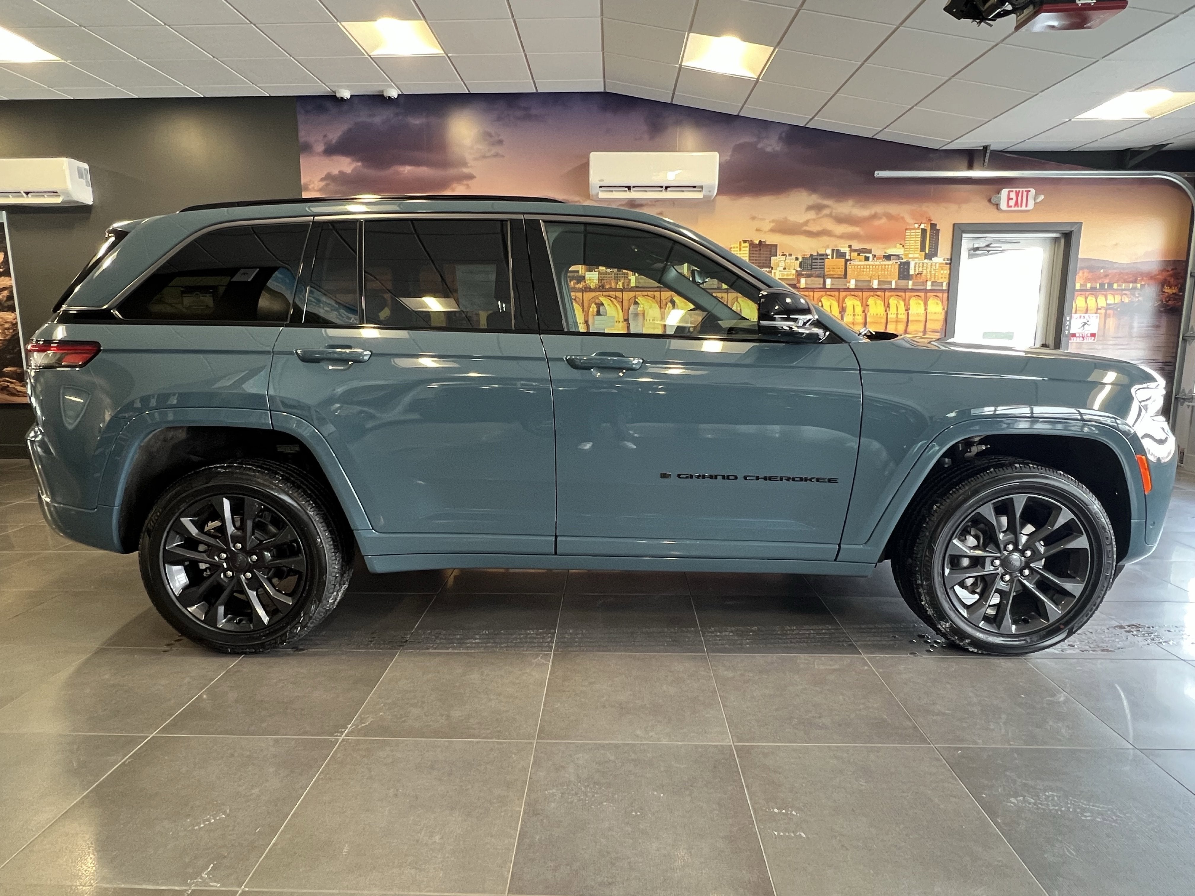 2026 Jeep Grand Cherokee GRAND CHEROKEE LIMITED RESERVE 4X4