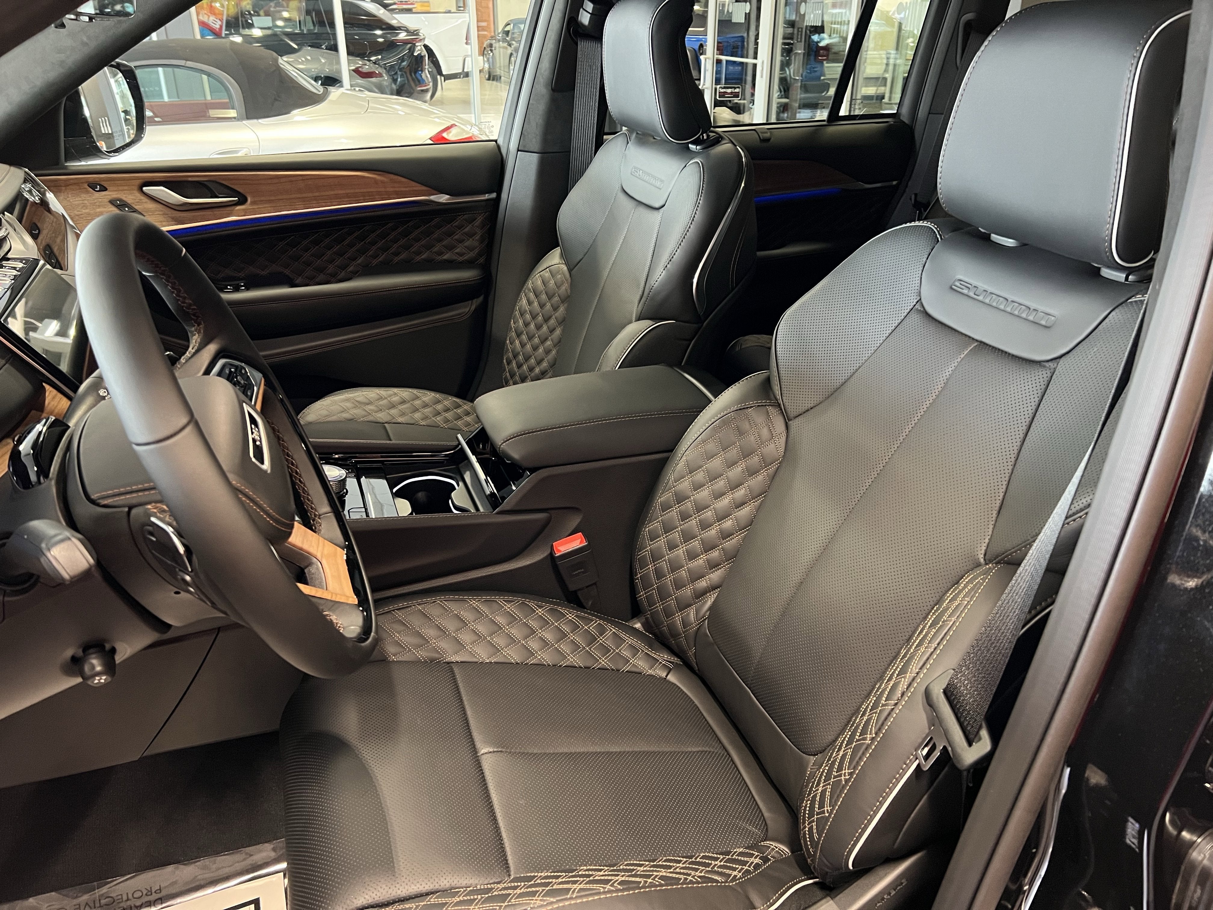 2025 Jeep Grand Cherokee GRAND CHEROKEE SUMMIT RESERVE 4X4