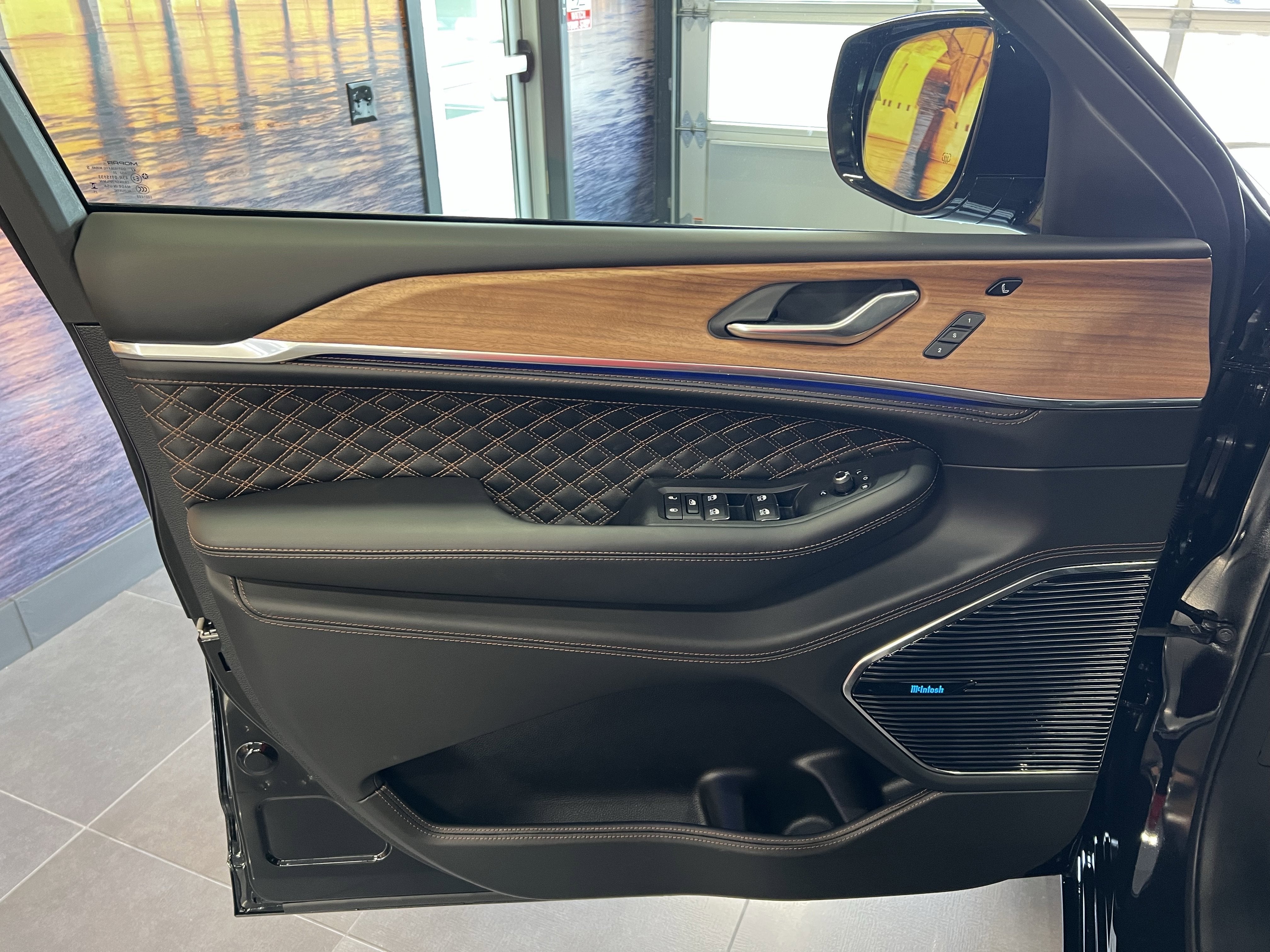 2025 Jeep Grand Cherokee GRAND CHEROKEE SUMMIT RESERVE 4X4