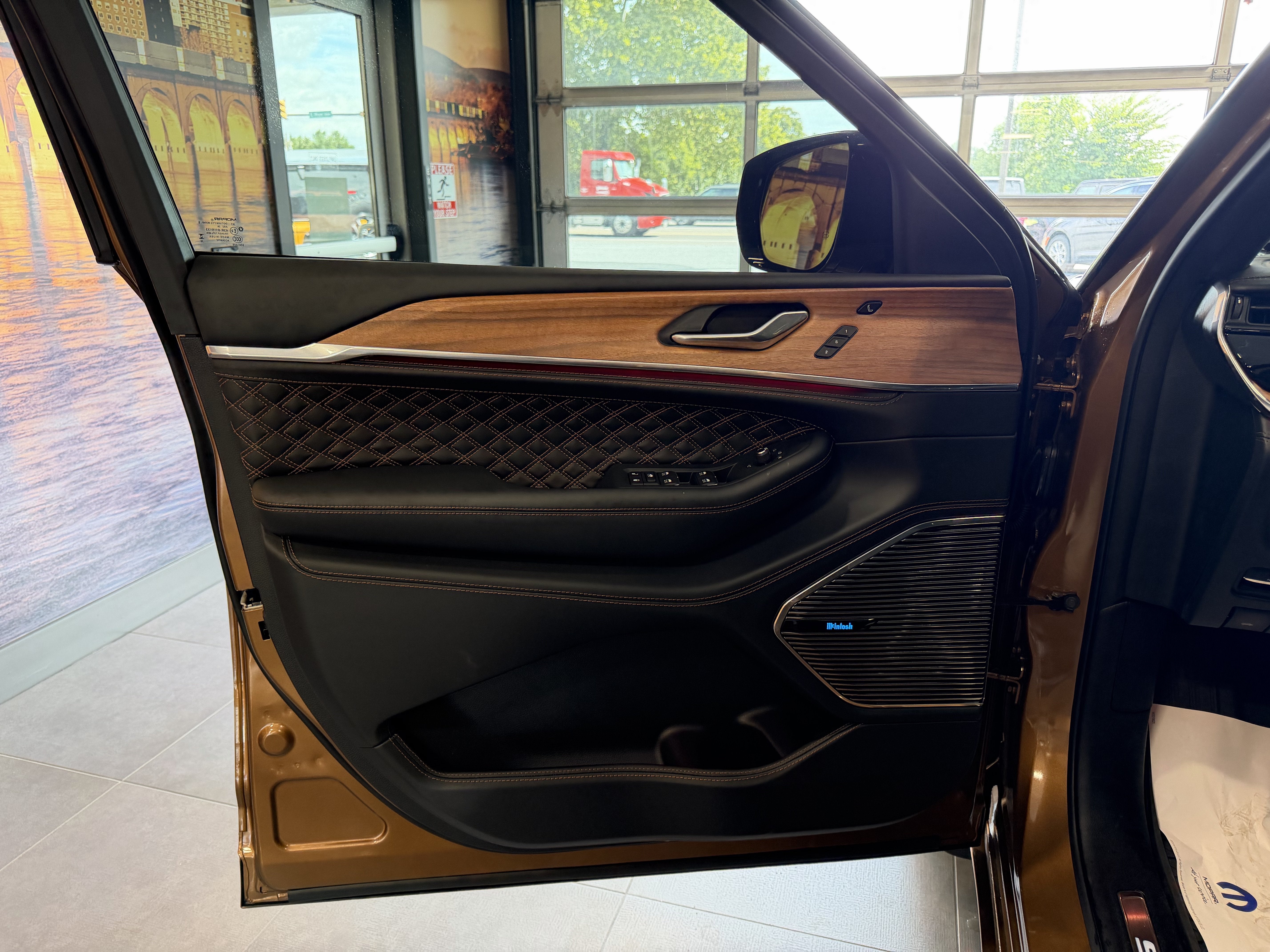 2026 Jeep Grand Cherokee GRAND CHEROKEE SUMMIT 4X4