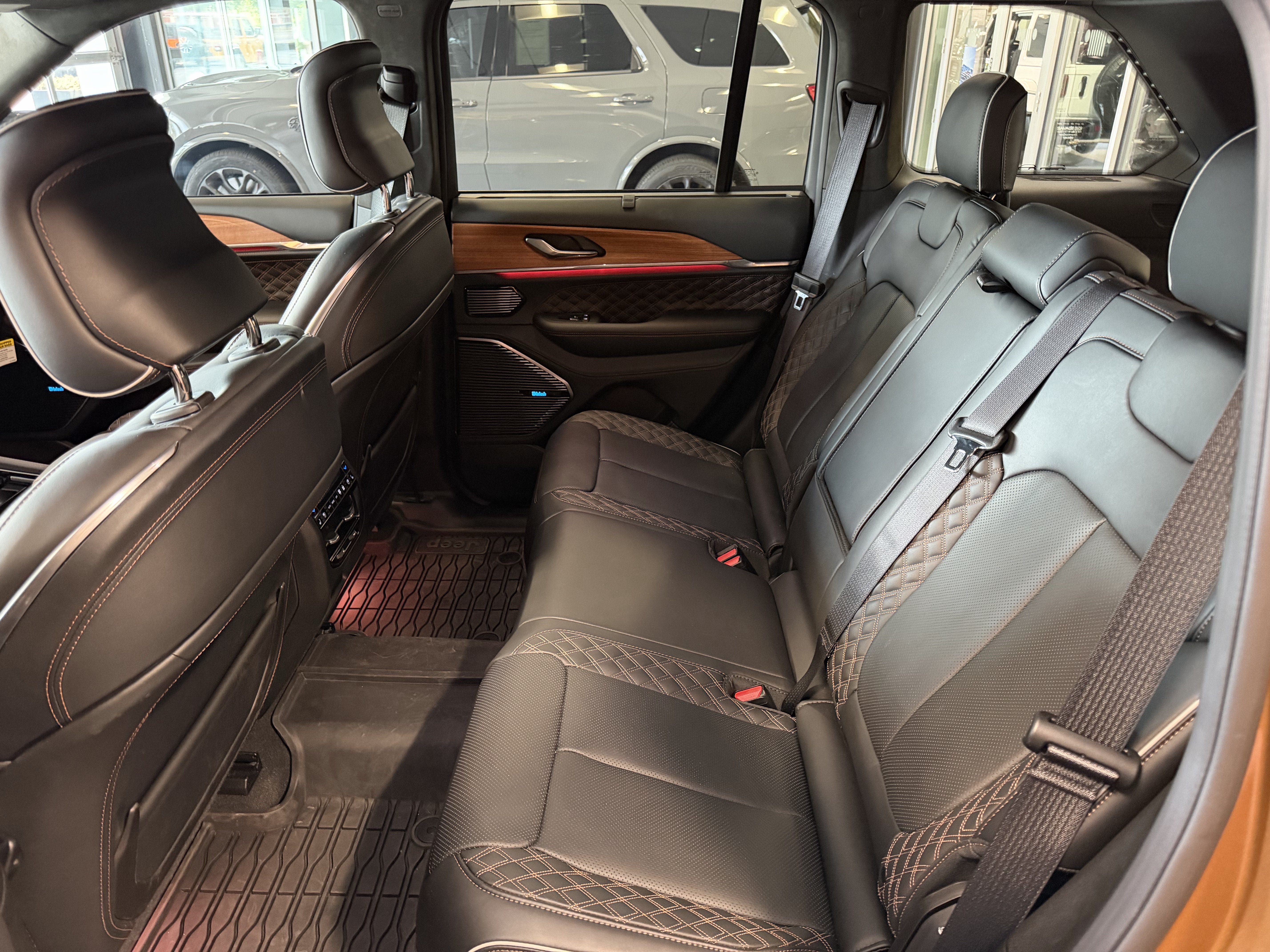2026 Jeep Grand Cherokee GRAND CHEROKEE SUMMIT 4X4