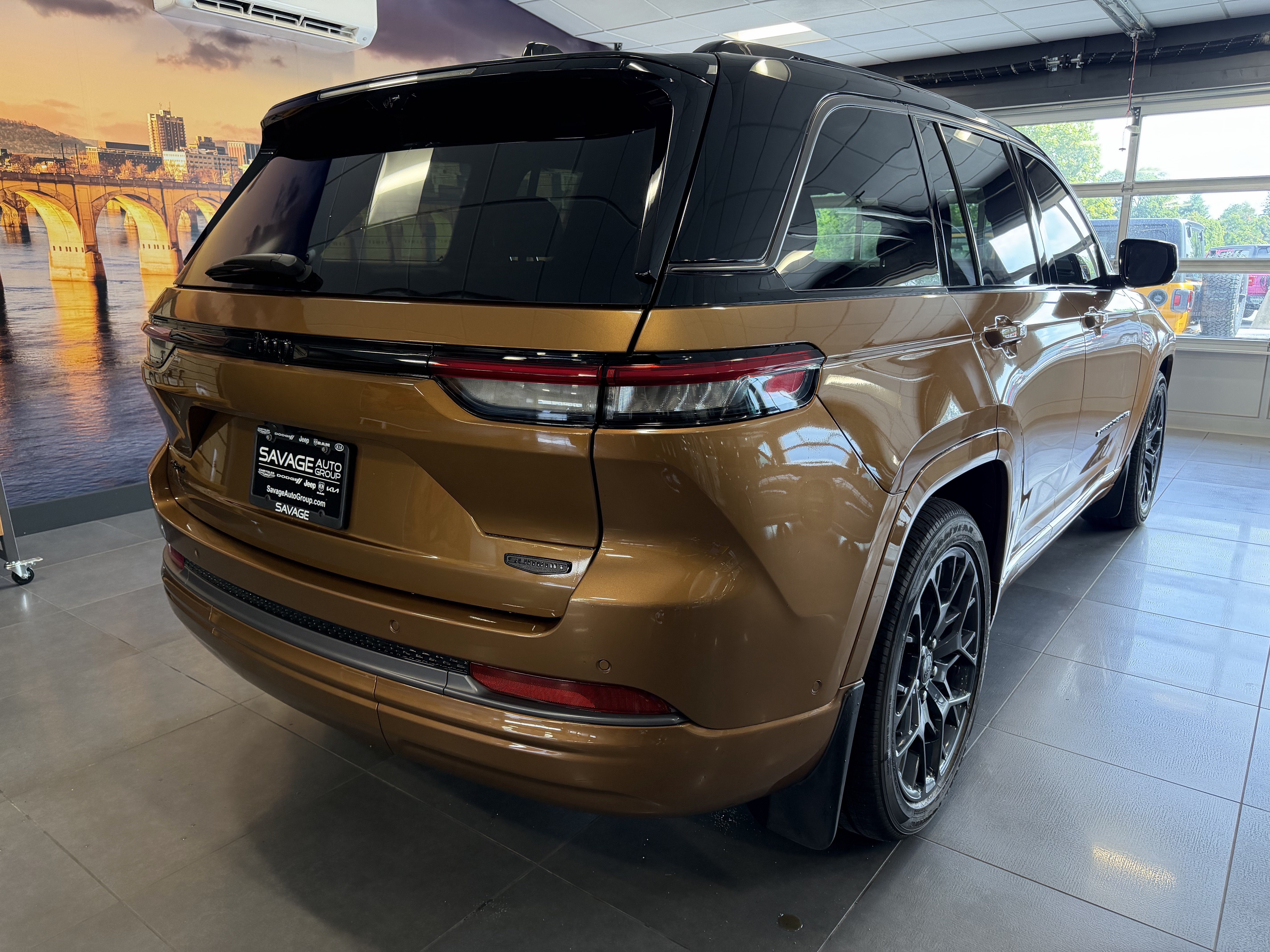 2026 Jeep Grand Cherokee GRAND CHEROKEE SUMMIT 4X4