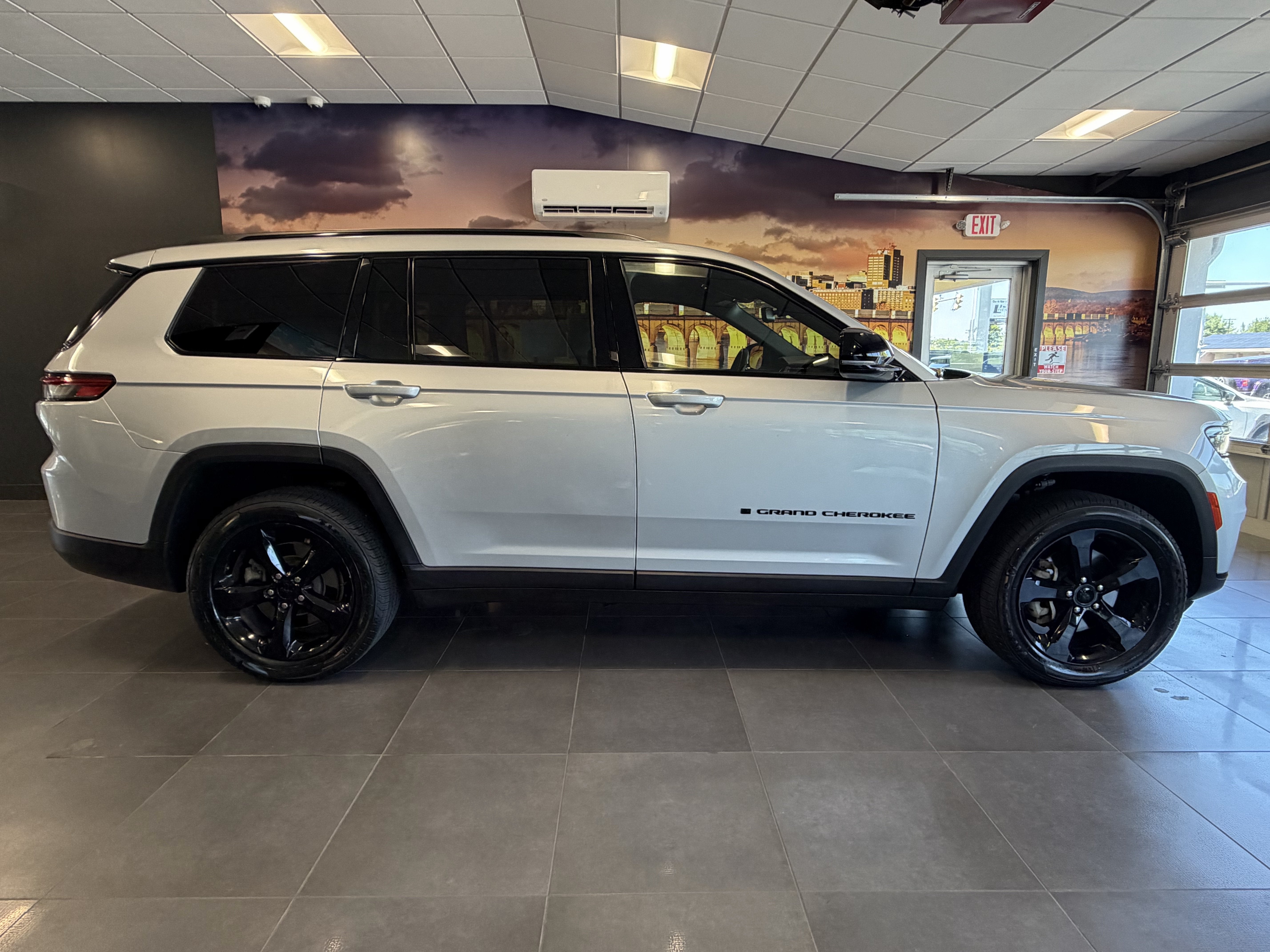 2022 Jeep Grand Cherokee L Altitude 4x4