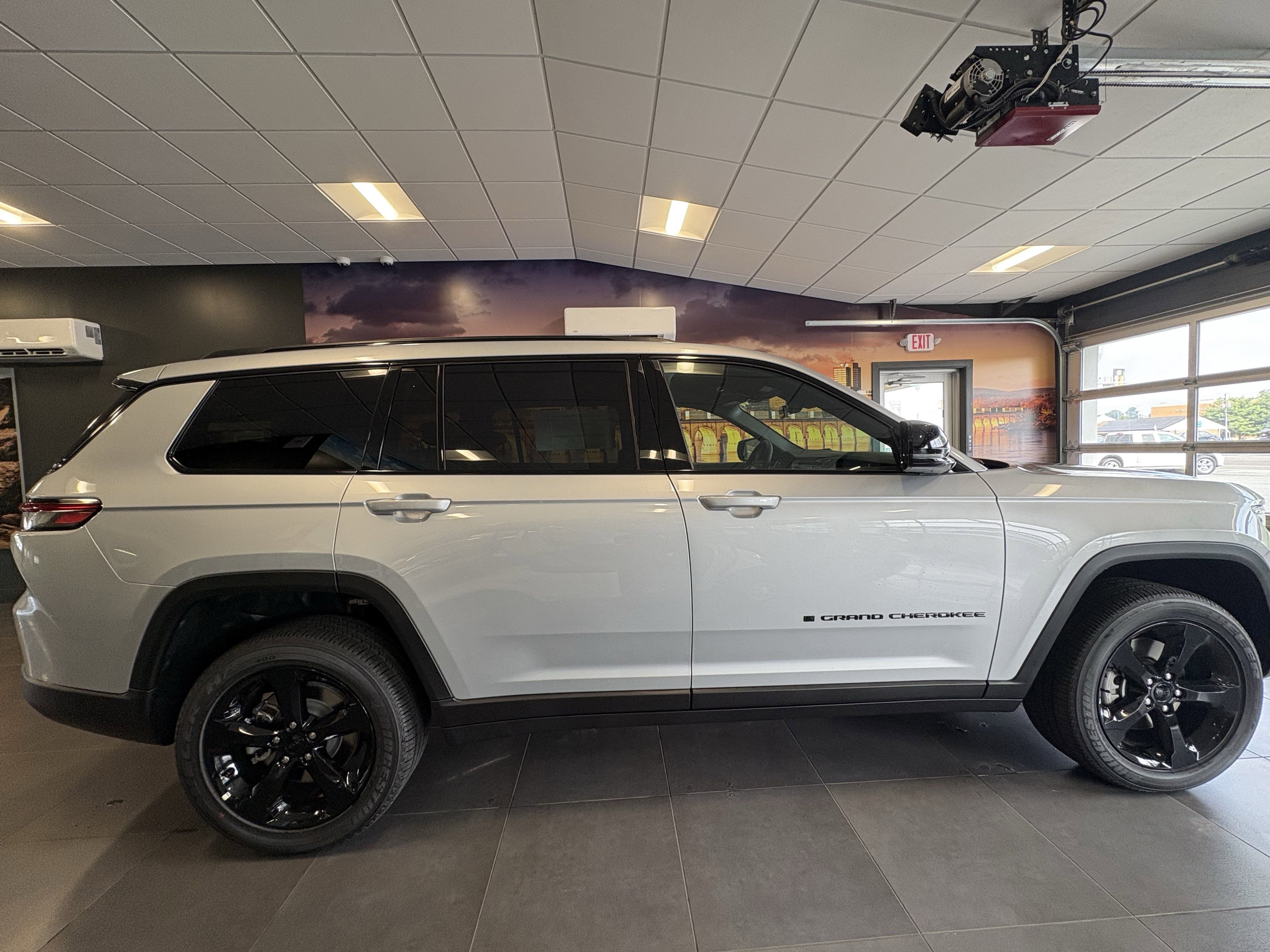 2025 Jeep Grand Cherokee GRAND CHEROKEE L ALTITUDE X 4X4