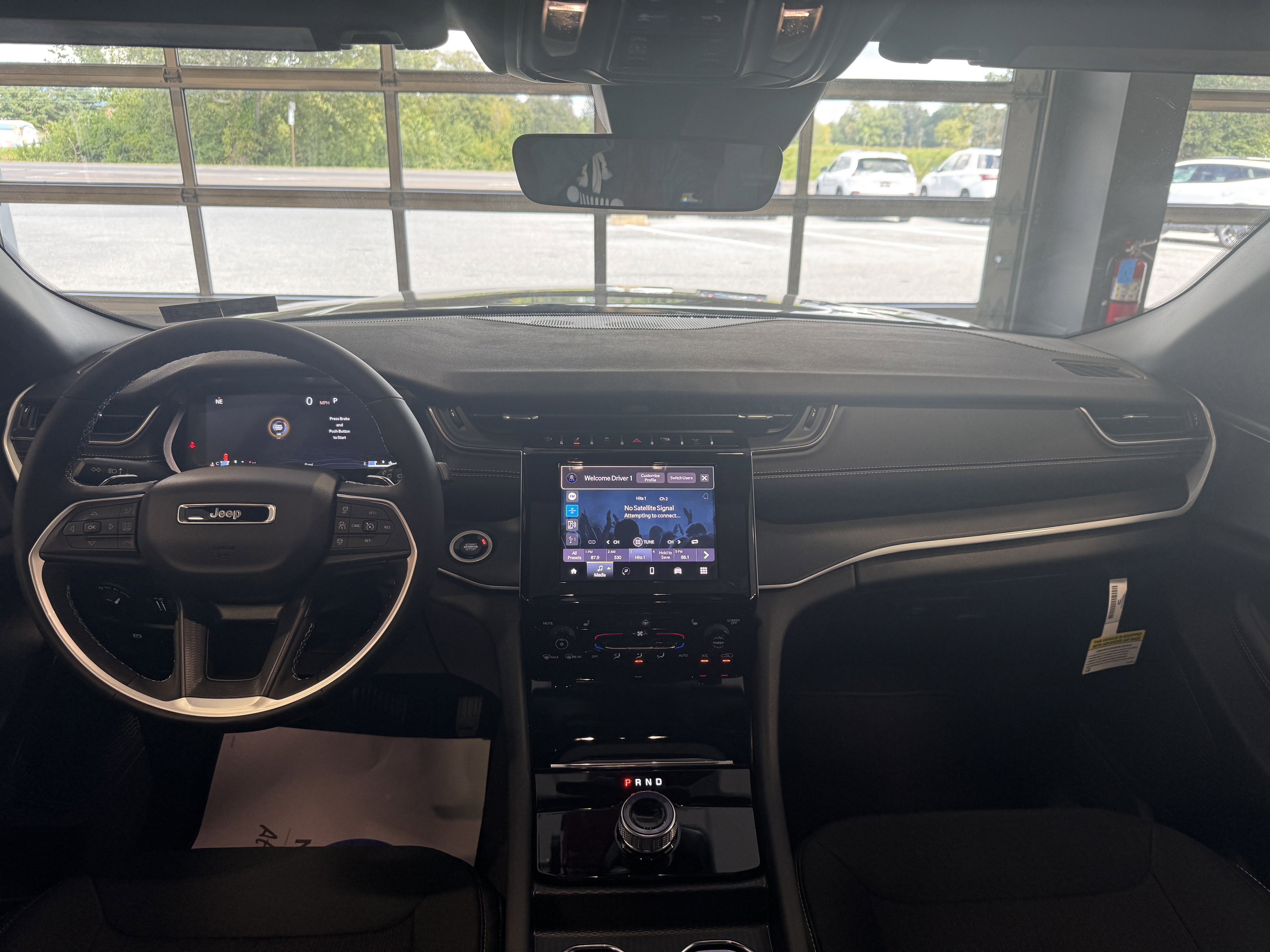 2025 Jeep Grand Cherokee GRAND CHEROKEE L LAREDO X 4X4