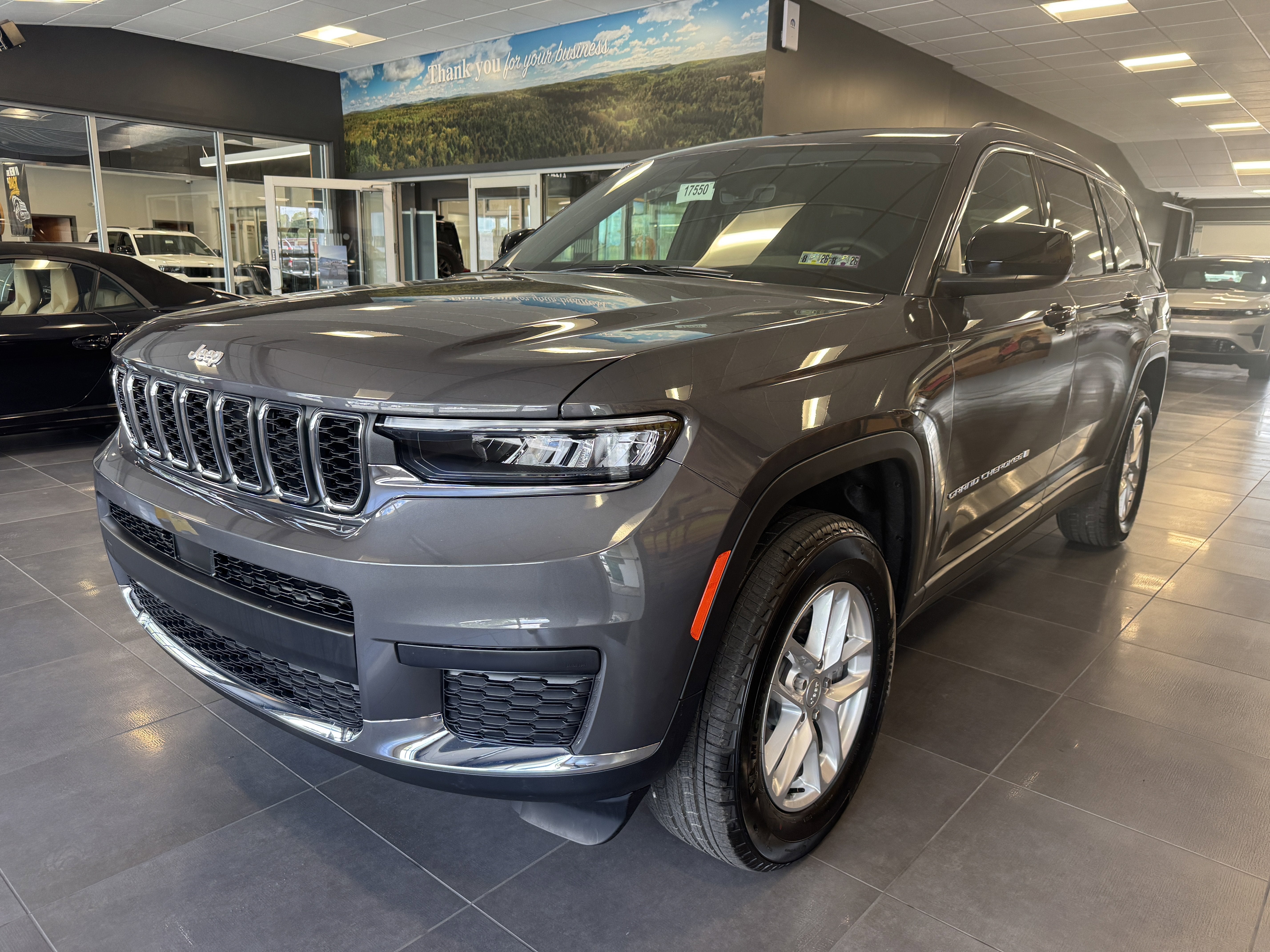 2025 Jeep Grand Cherokee GRAND CHEROKEE L LAREDO X 4X4