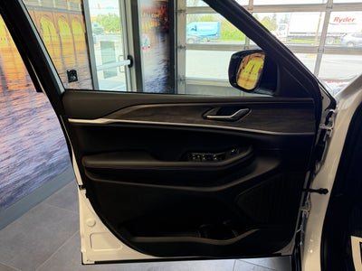 2026 Jeep Grand Cherokee GRAND CHEROKEE L LAREDO ALTITUDE 4X4