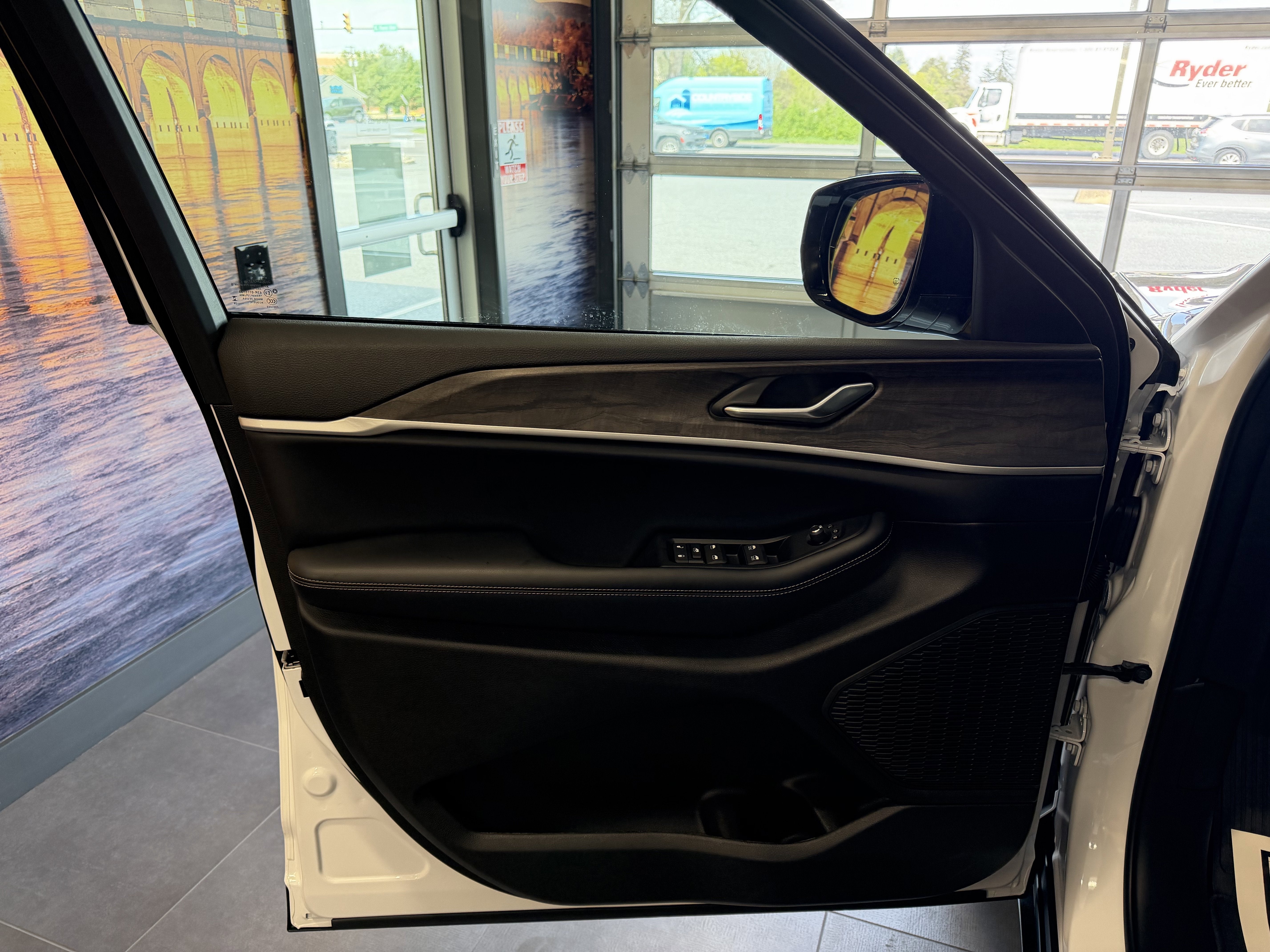 2026 Jeep Grand Cherokee GRAND CHEROKEE L LAREDO ALTITUDE 4X4