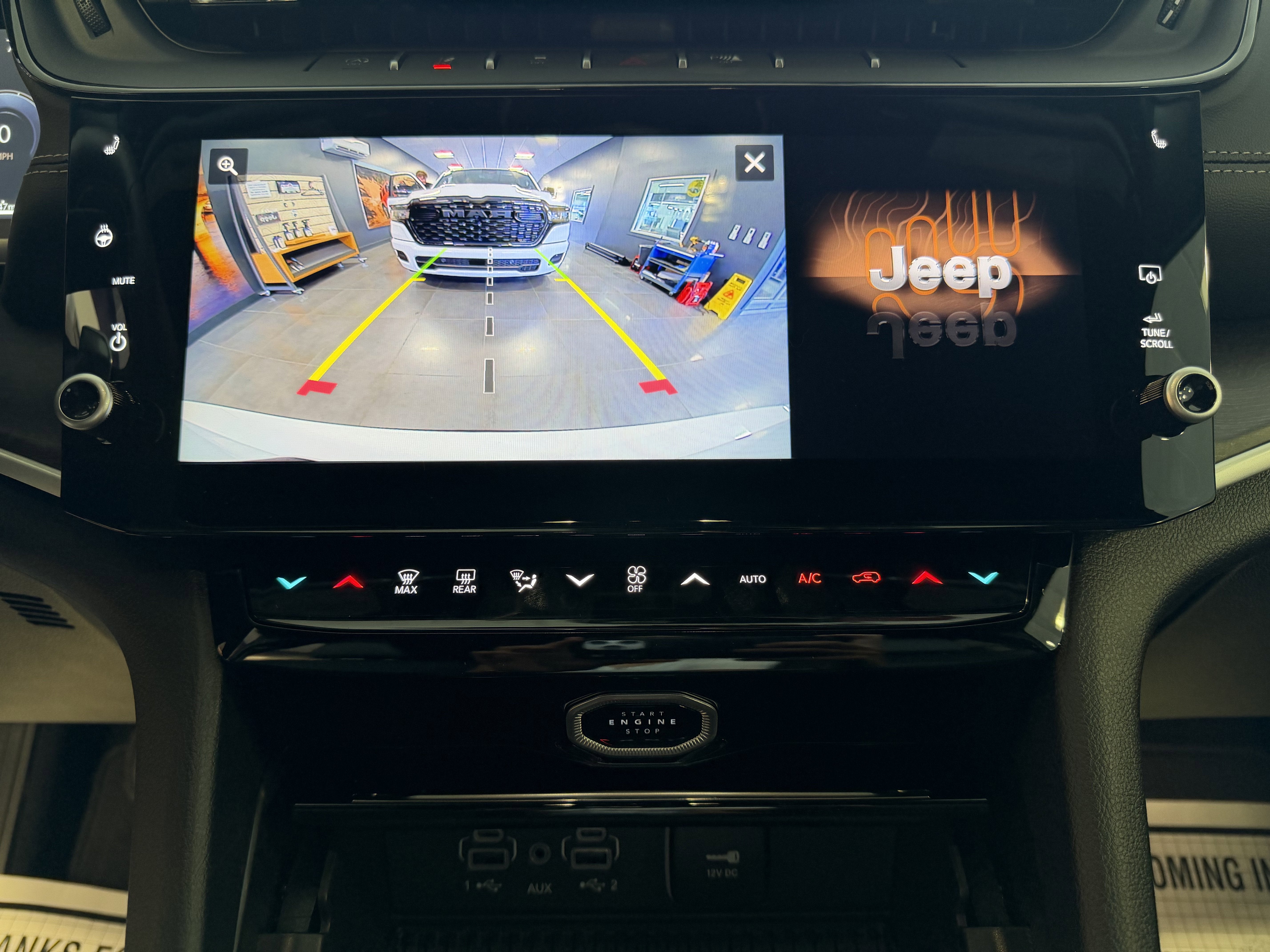 2026 Jeep Grand Cherokee GRAND CHEROKEE L LAREDO ALTITUDE 4X4