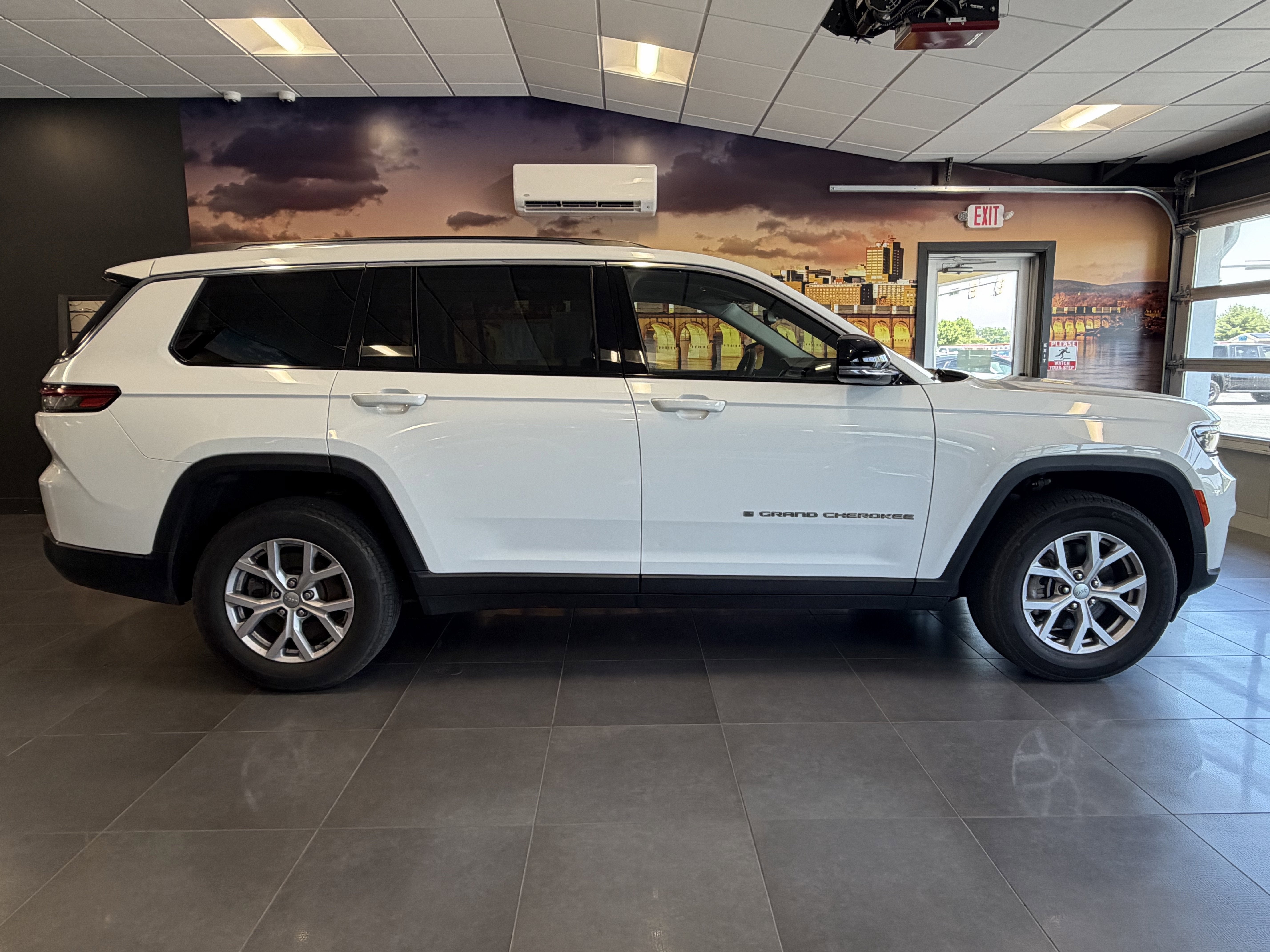 2022 Jeep Grand Cherokee L Limited 4x4