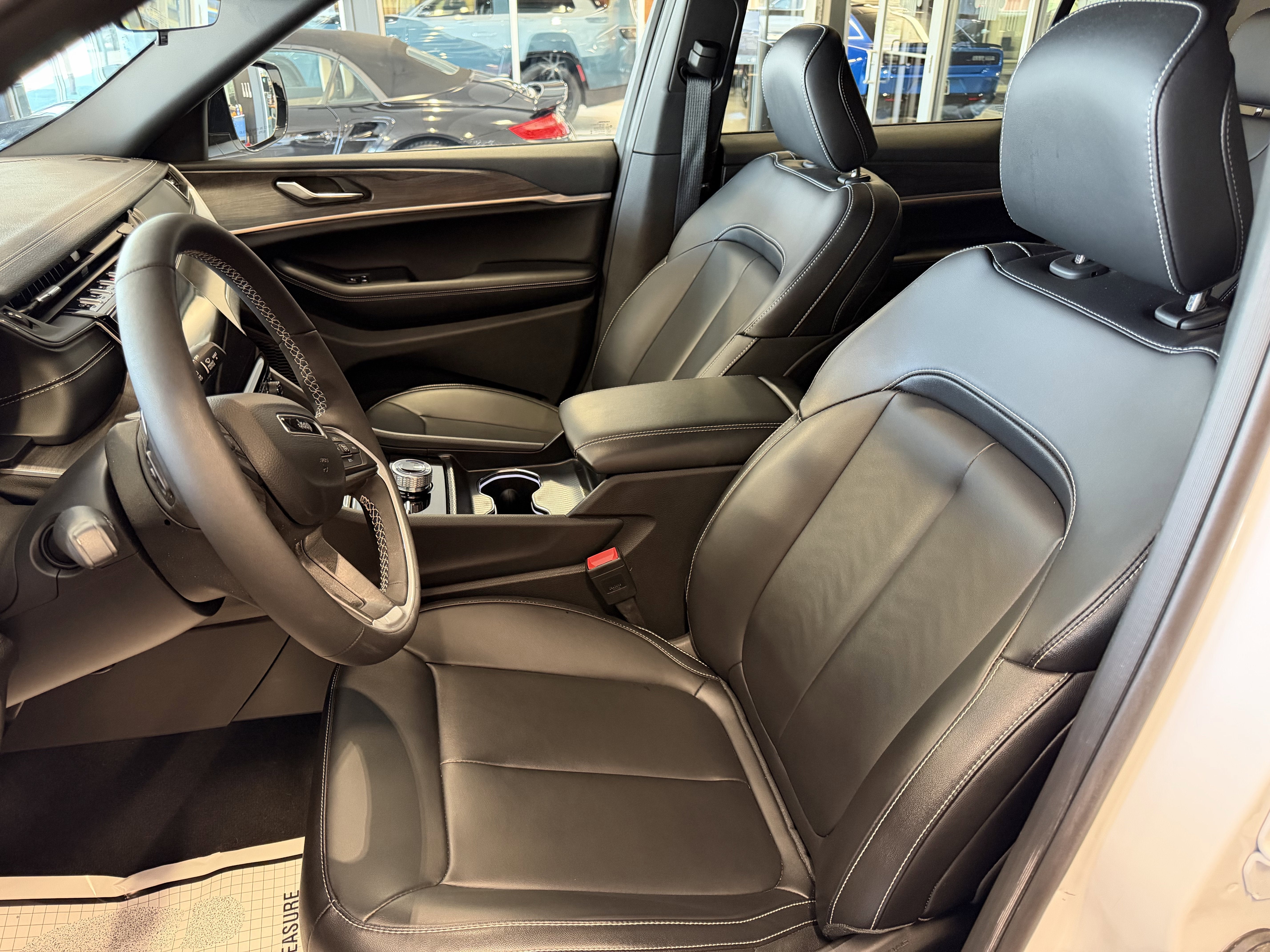 2025 Jeep Grand Cherokee L Limited 4x4