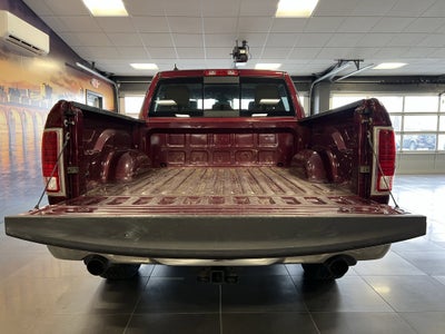 2017 RAM 1500 Laramie Crew Cab 4x4 5'7' Box