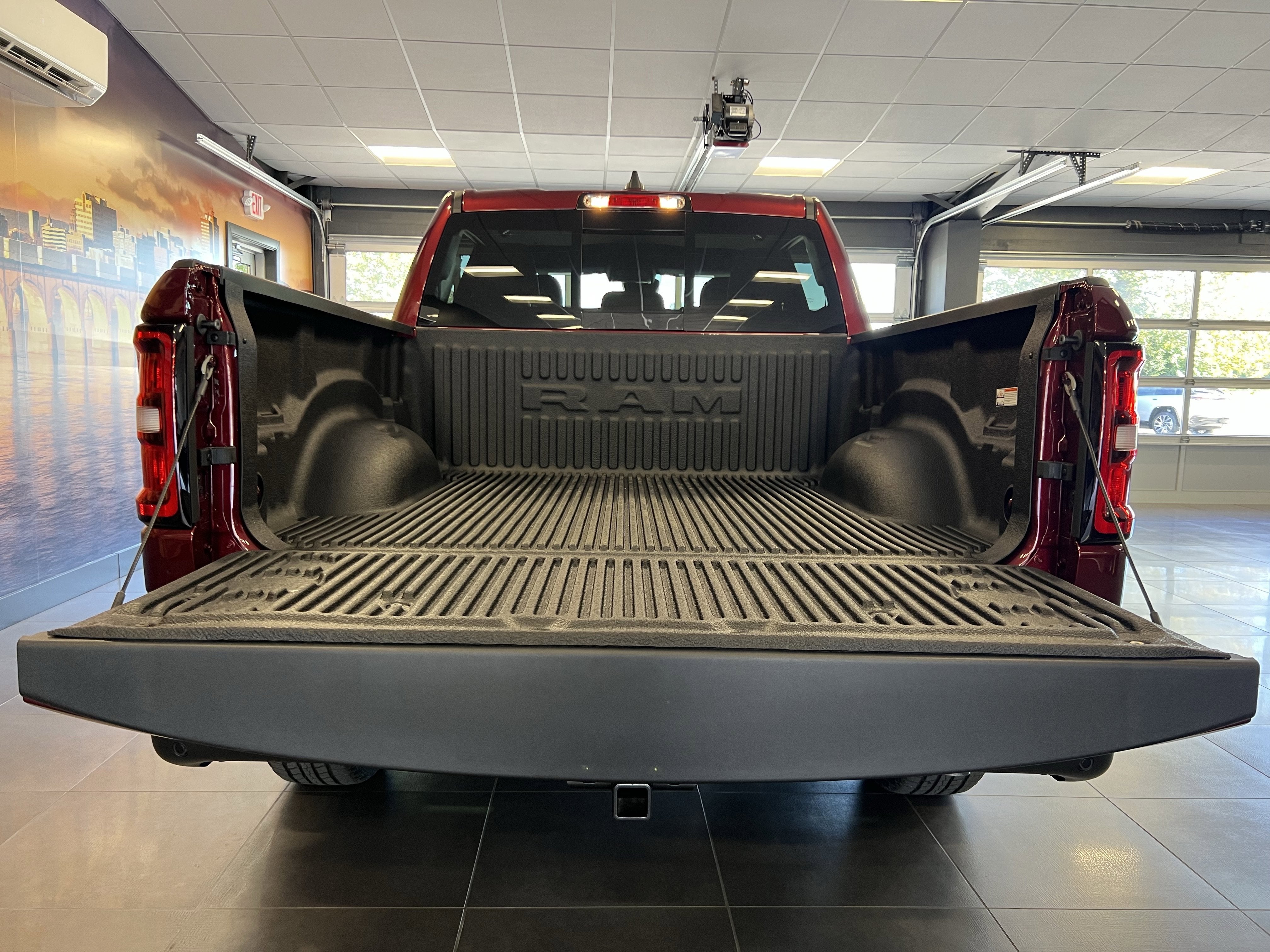 2025 RAM Ram 1500 RAM 1500 TRADESMAN CREW CAB 4X4 5'7' BOX