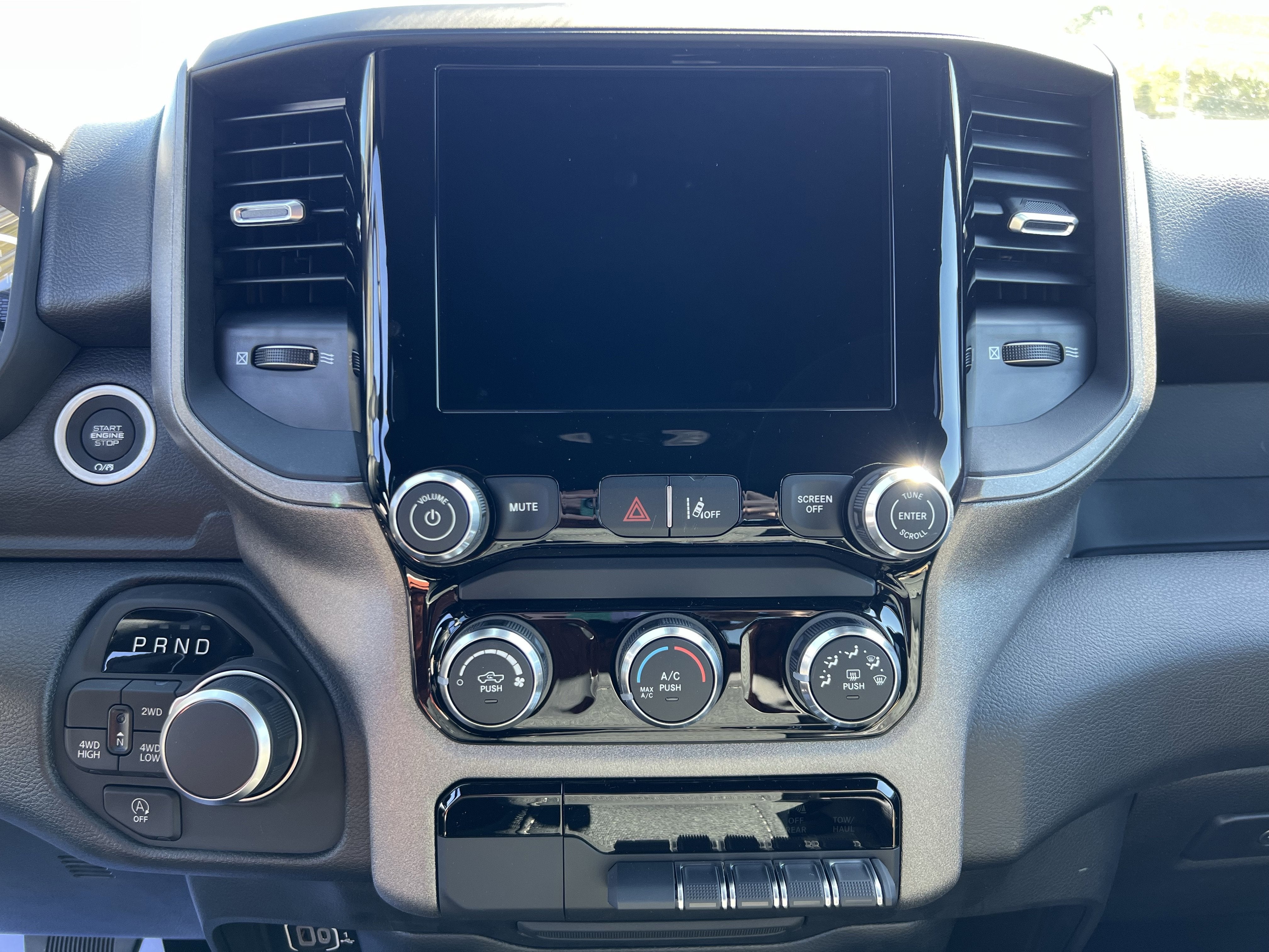 2025 RAM Ram 1500 RAM 1500 TRADESMAN CREW CAB 4X4 5'7' BOX