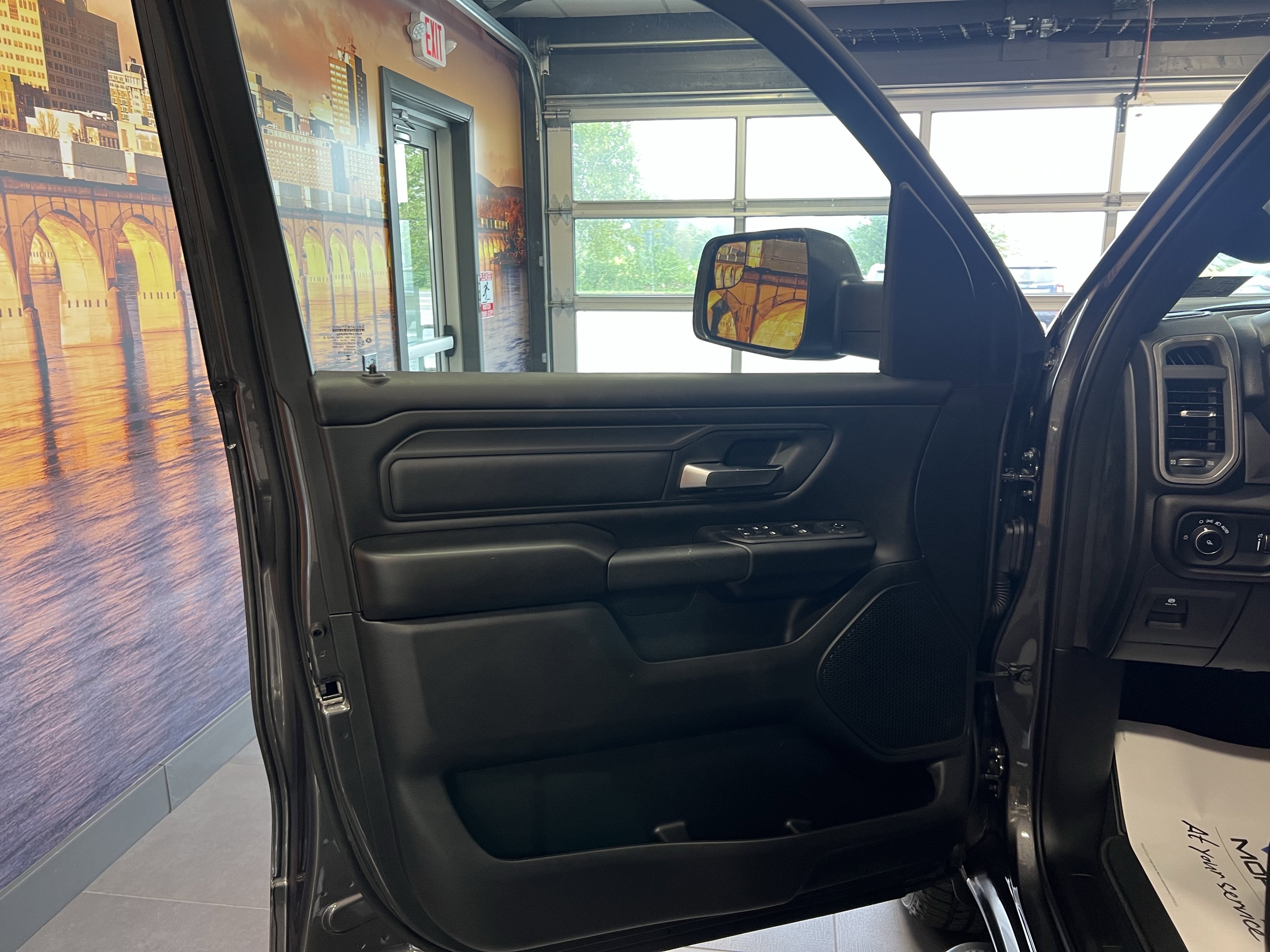 2025 RAM Ram 1500 RAM 1500 TRADESMAN CREW CAB 4X4 5'7' BOX