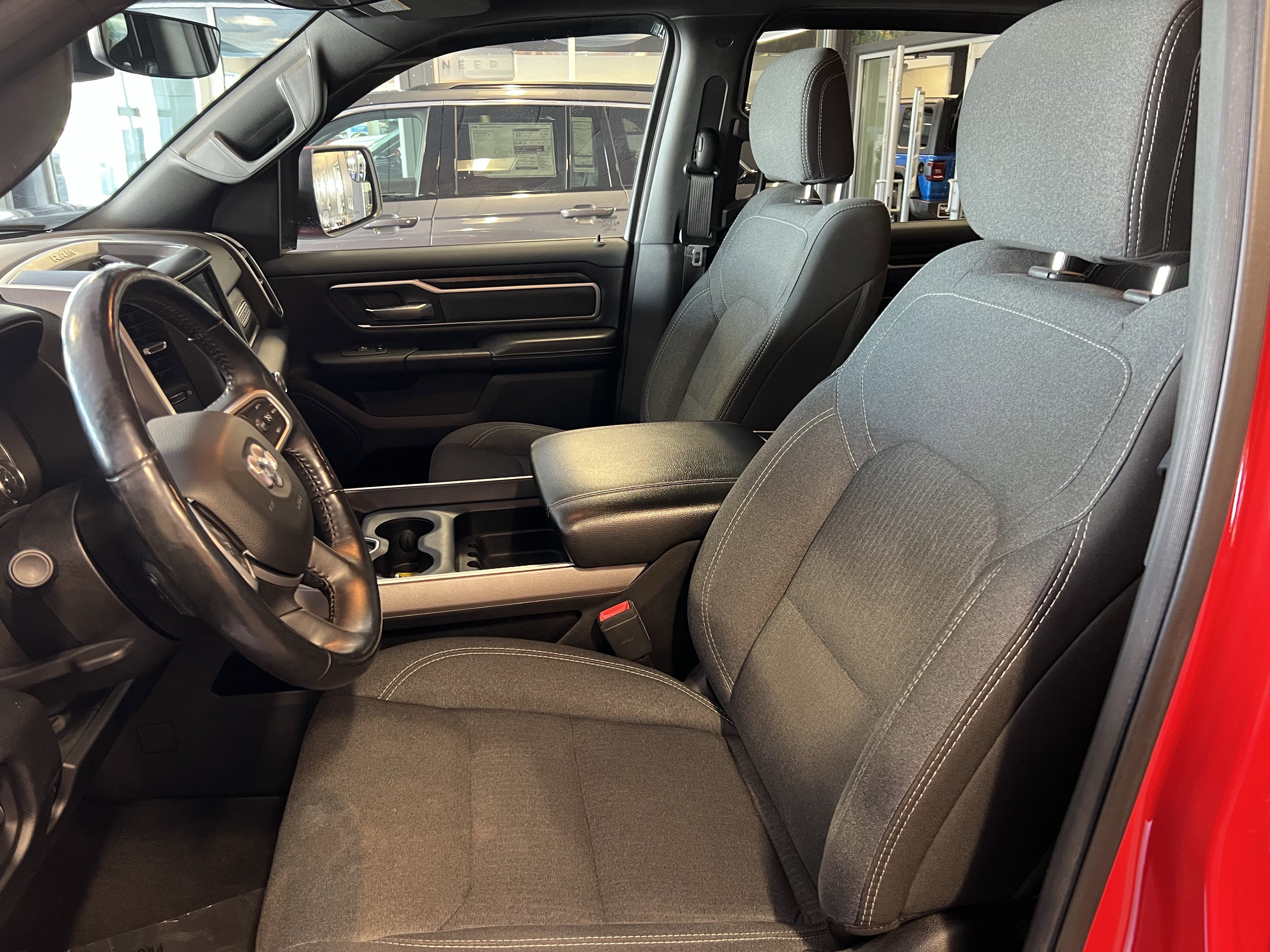 2020 RAM 1500 Big Horn Crew Cab 4x4 5'7' Box