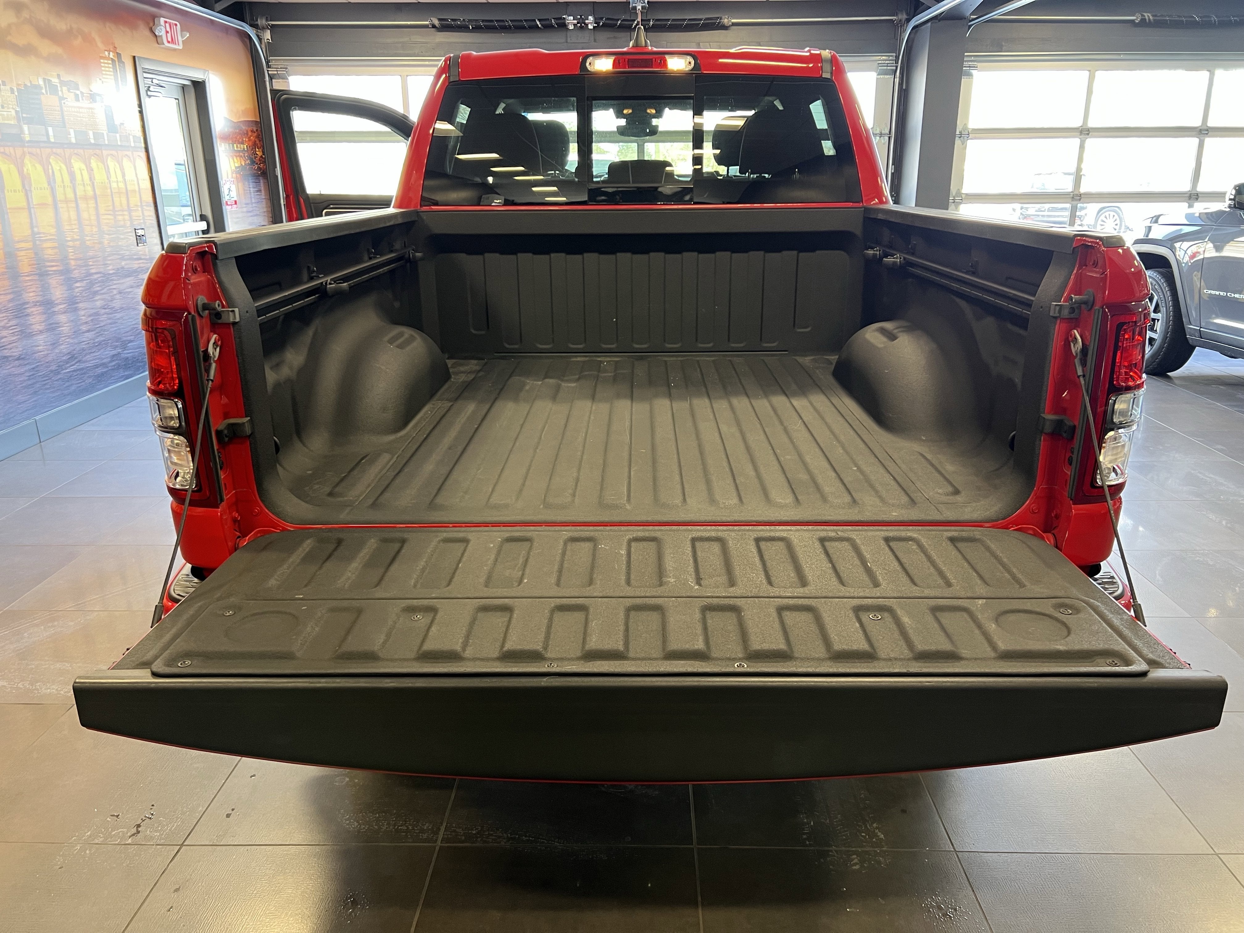 2020 RAM 1500 Big Horn Crew Cab 4x4 5'7' Box