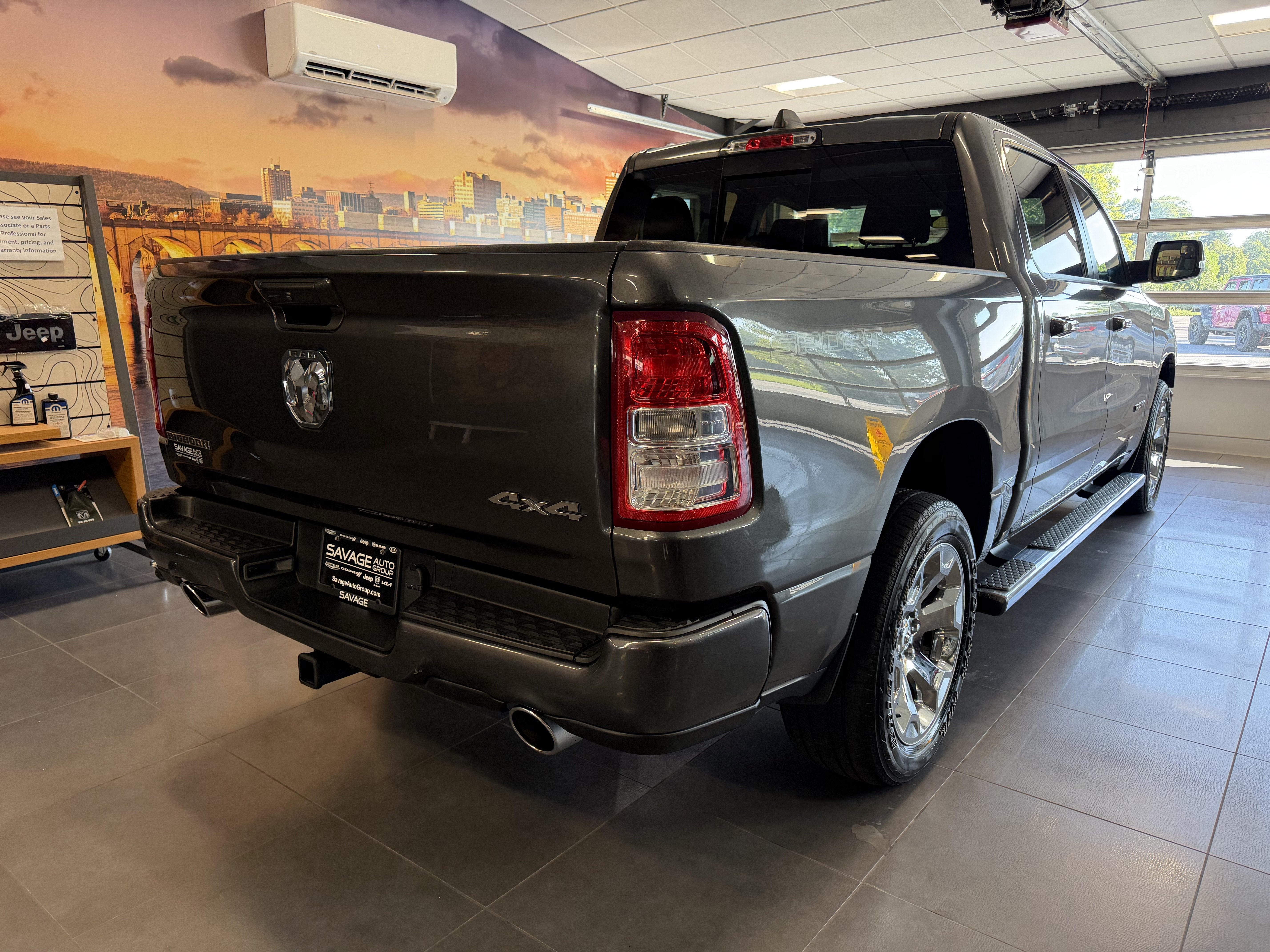 2022 RAM 1500 Big Horn Crew Cab 4x4 5'7' Box