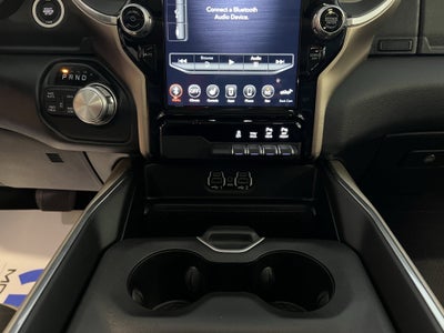 2020 RAM 1500 Laramie Crew Cab 4x4 5'7' Box