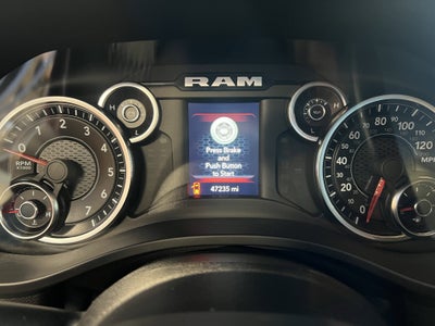 2021 RAM 1500 Big Horn Crew Cab 4x4 6'4' Box