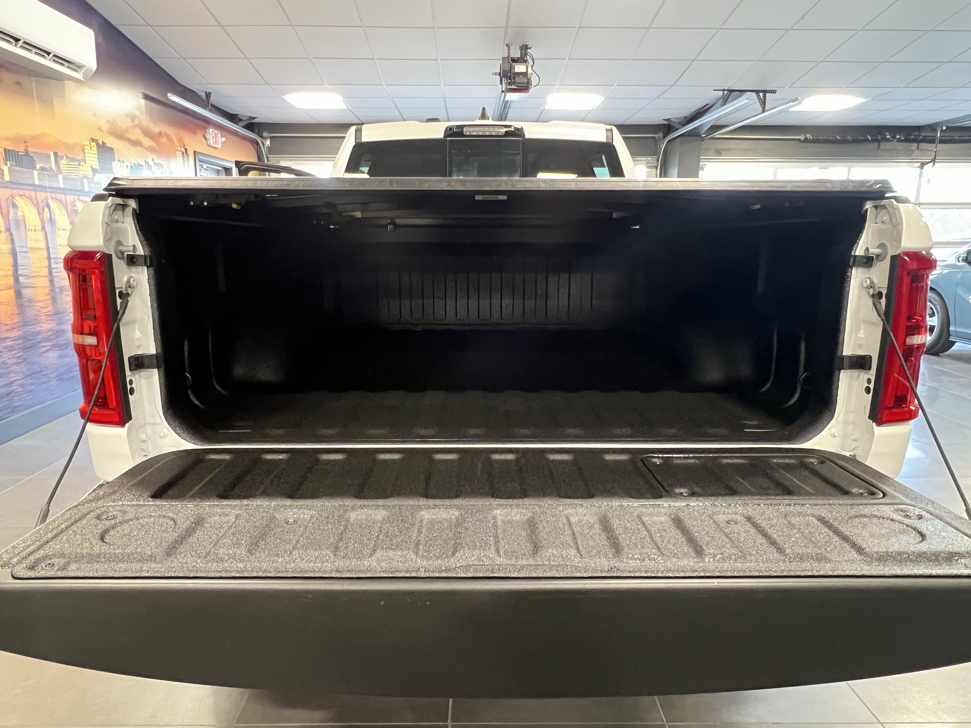 2026 RAM Ram 1500 RAM 1500 LIMITED CREW CAB 4X4 6'4' BOX