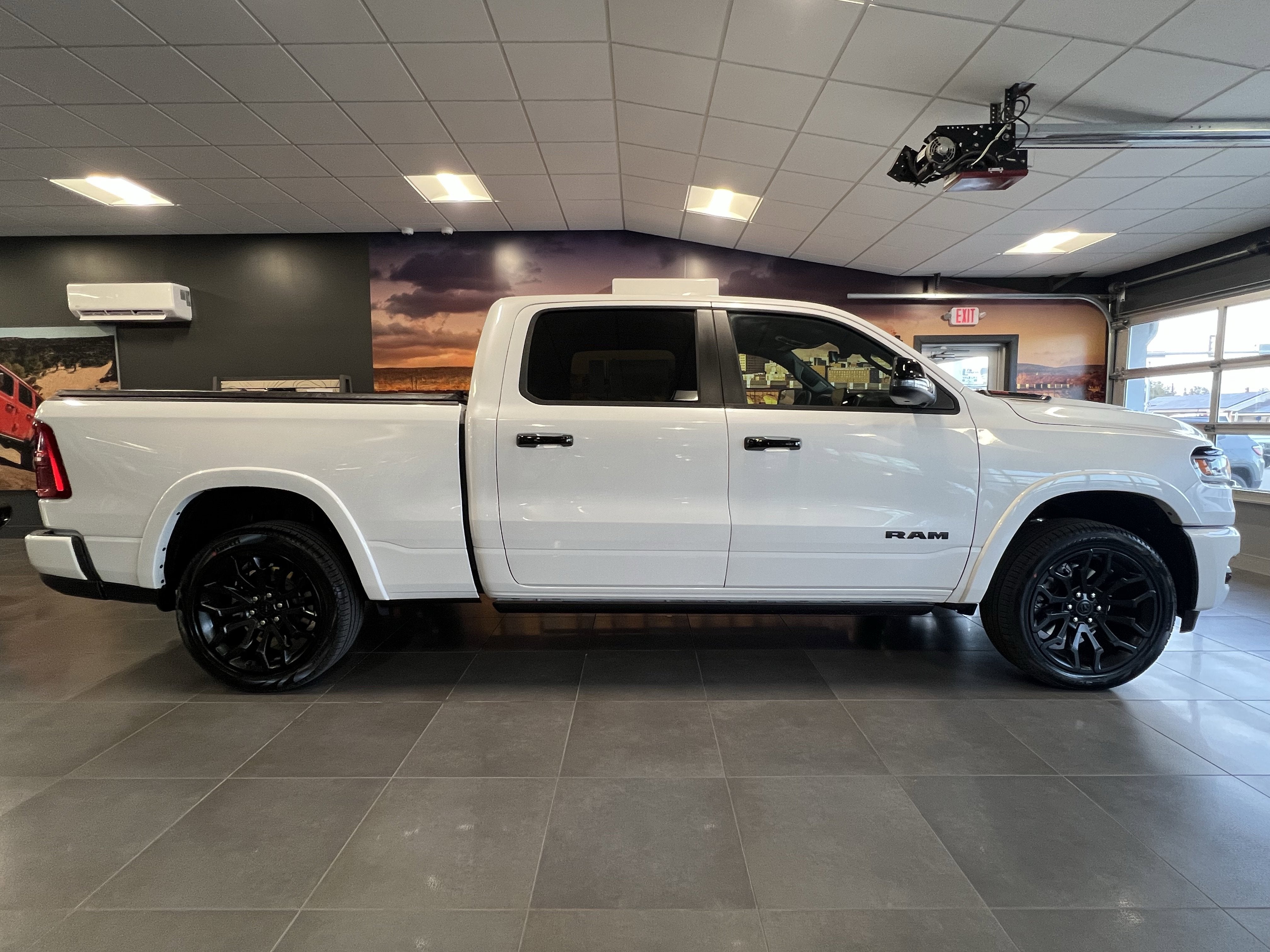 2026 RAM Ram 1500 RAM 1500 LIMITED CREW CAB 4X4 6'4' BOX