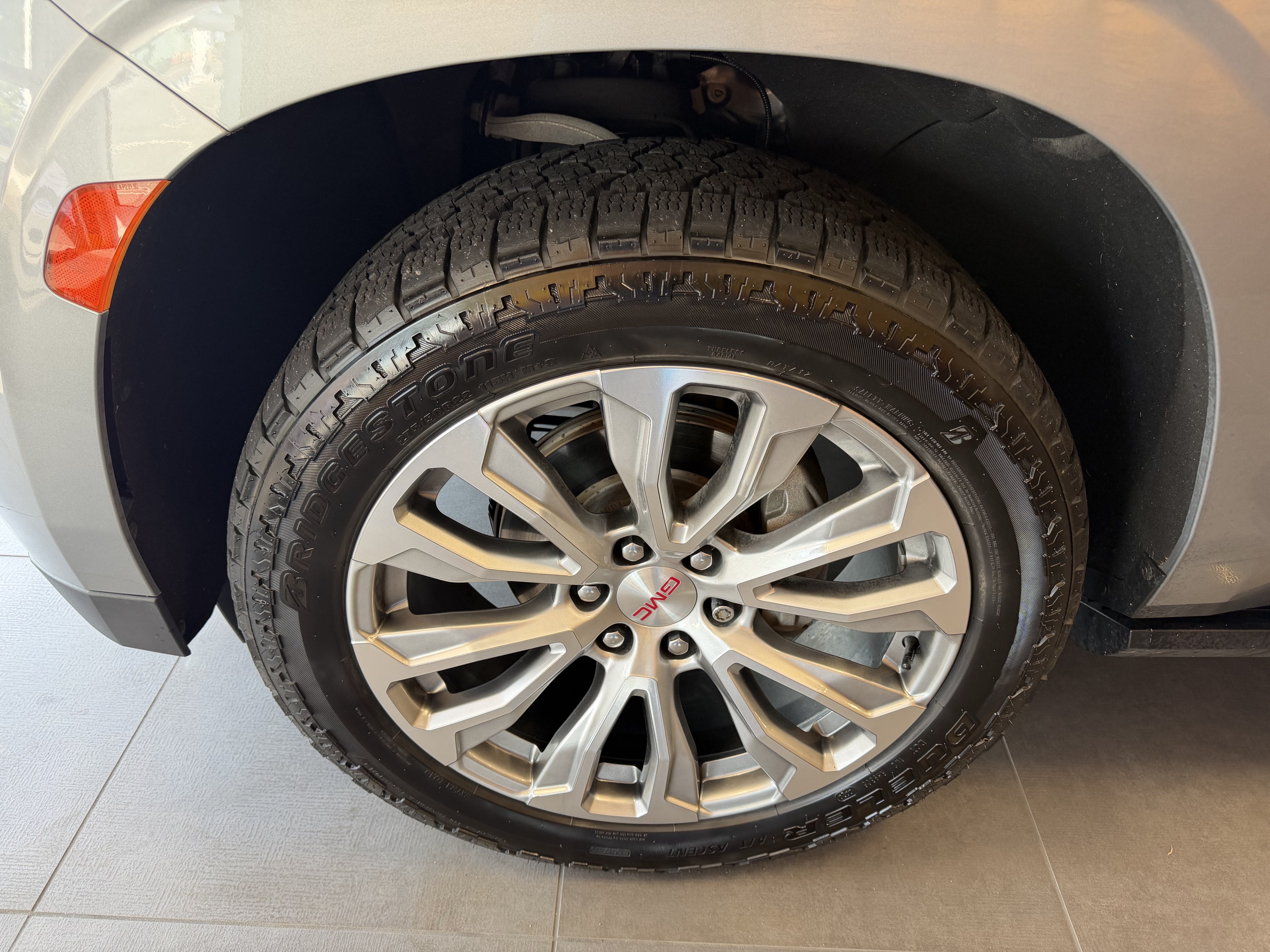 2023 GMC Yukon XL 4WD Denali