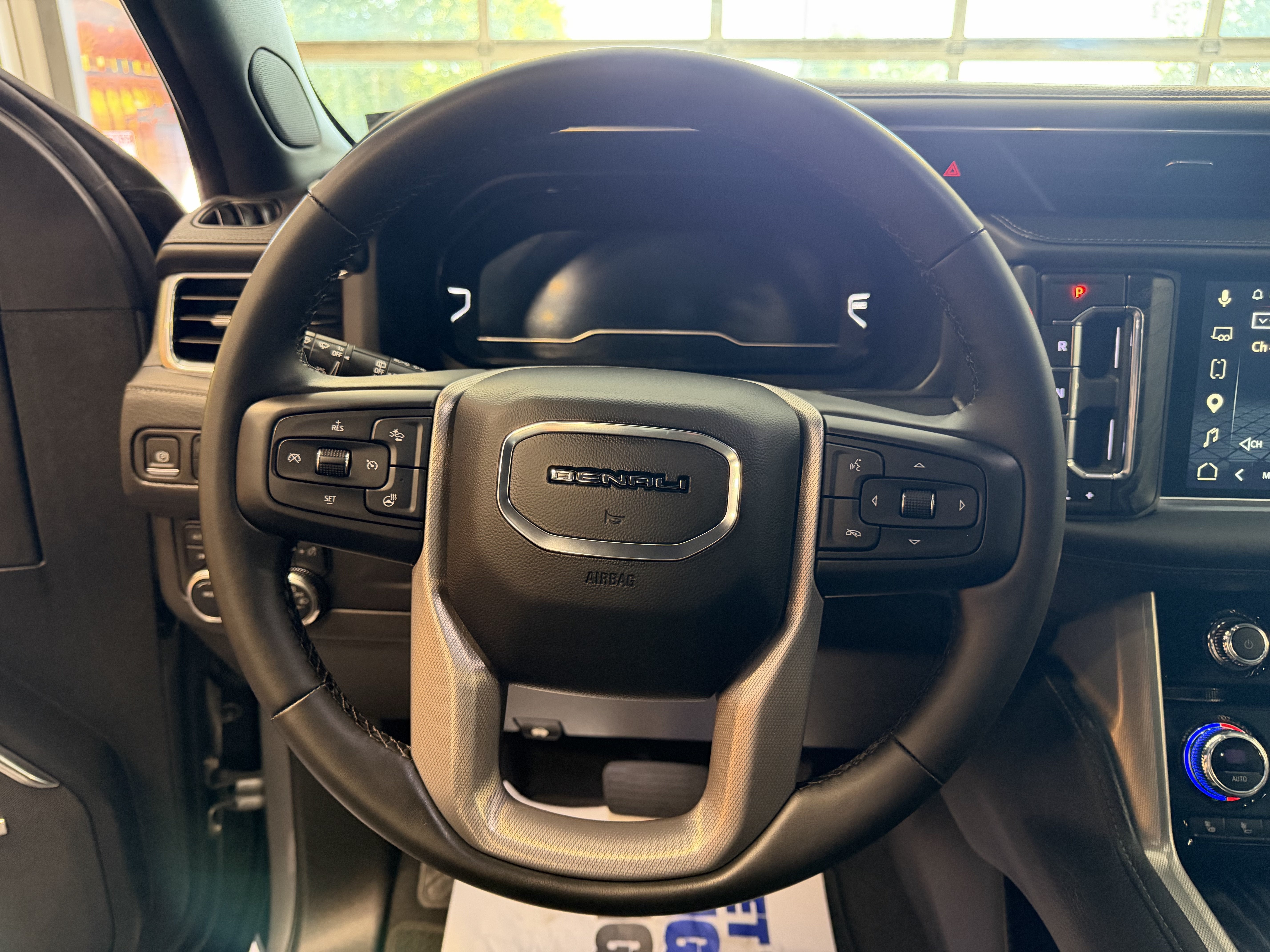 2023 GMC Yukon XL 4WD Denali