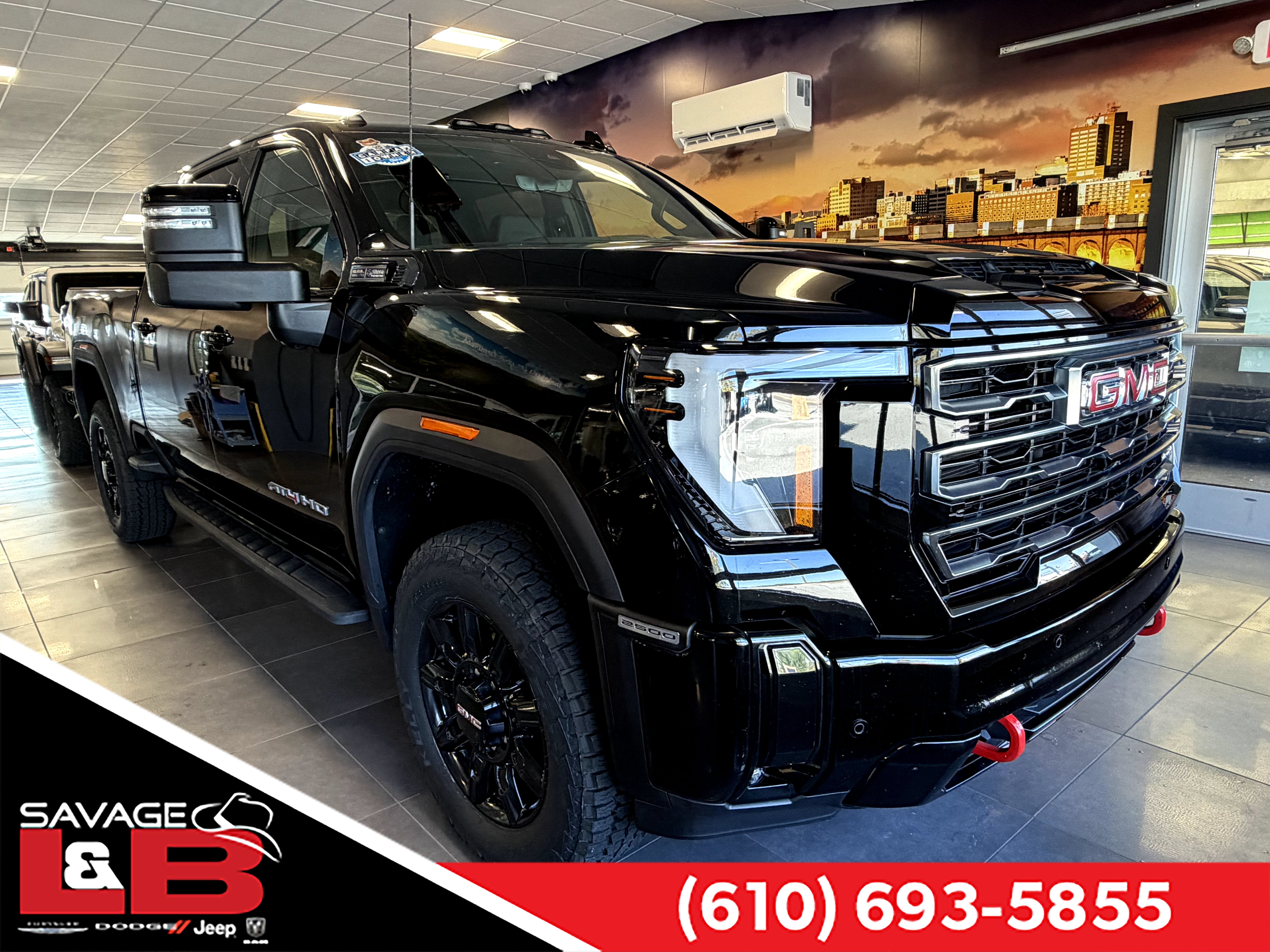 2025 GMC Sierra 2500HD 4WD Crew Cab Standard Bed AT4
