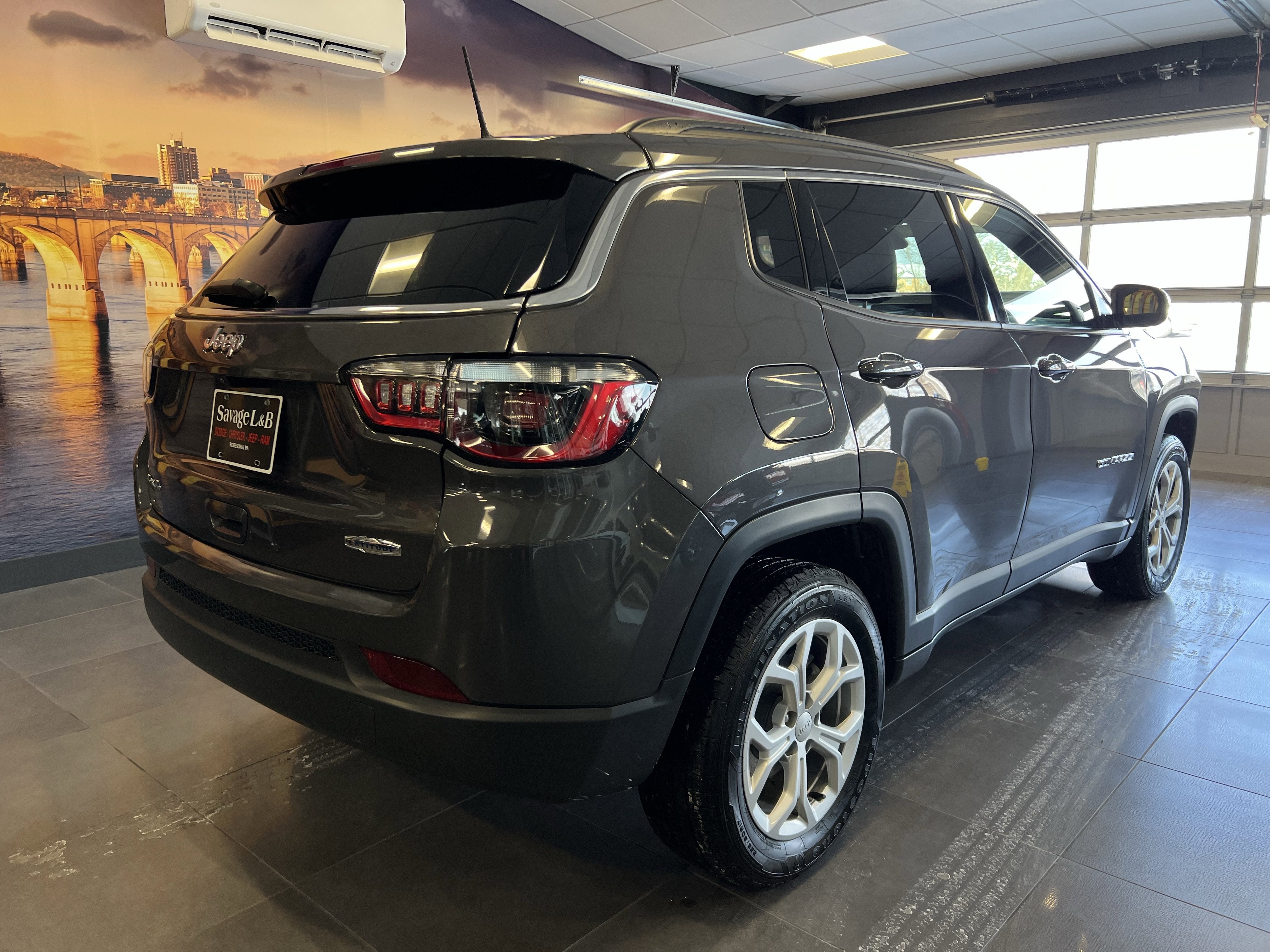 2024 Jeep Compass COMPASS LATITUDE 4X4