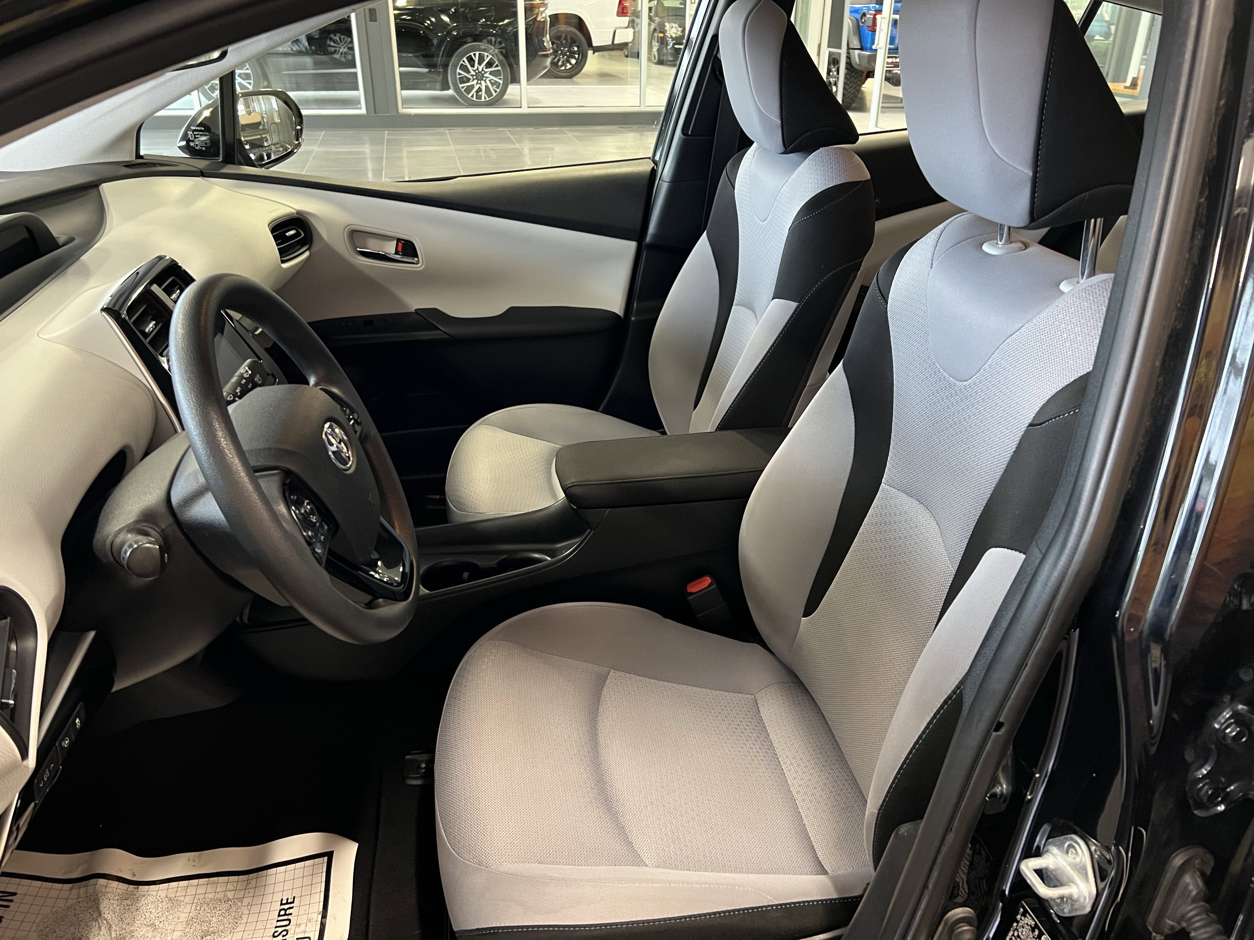 2019 Toyota Prius LE